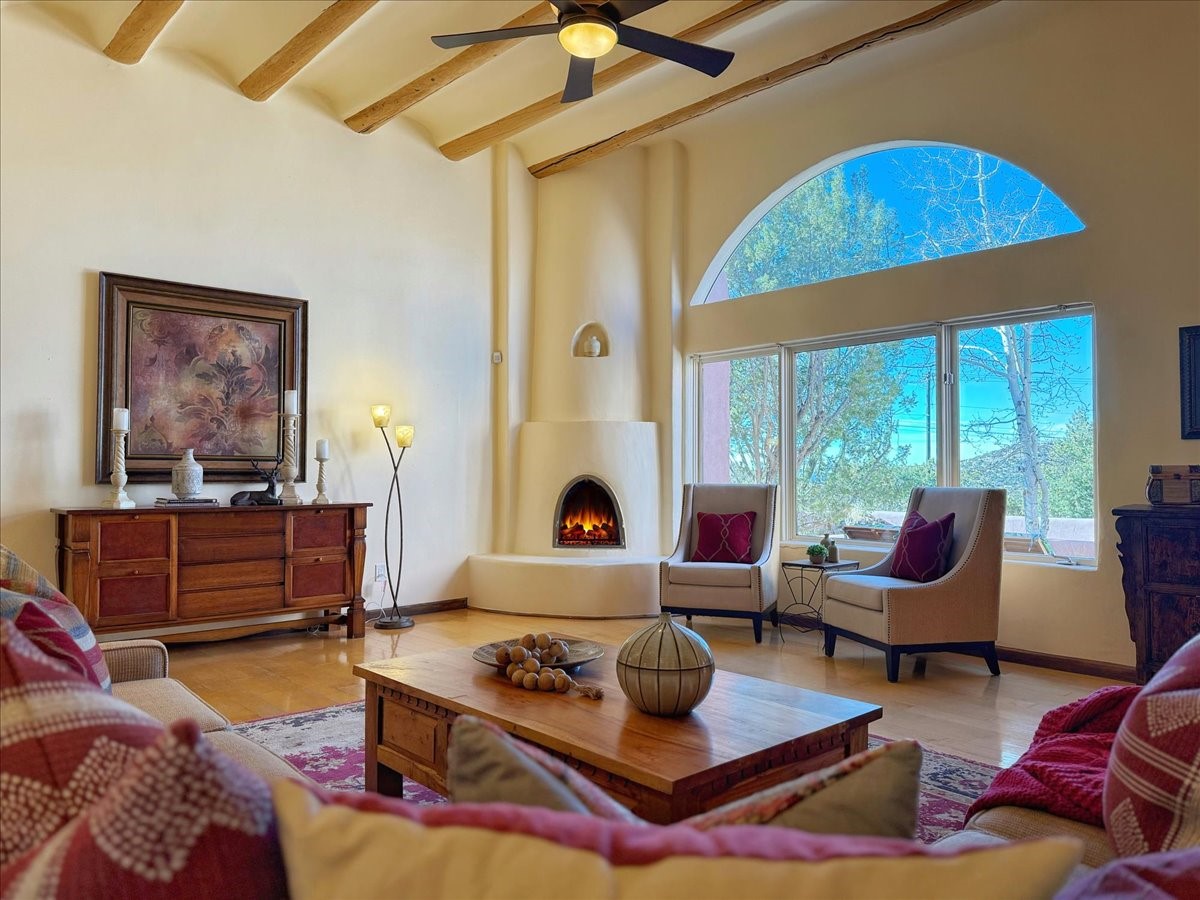 83 Calimo Circle, Santa Fe, New Mexico image 2