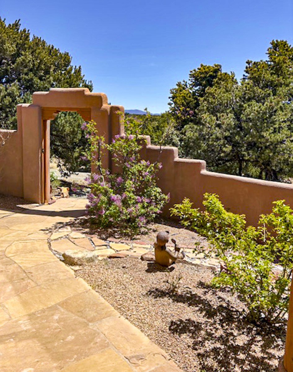 Santa Fe, New Mexico 87506, United States, 4 Bedrooms Bedrooms, ,4 BathroomsBathrooms,Residential,Active,96270