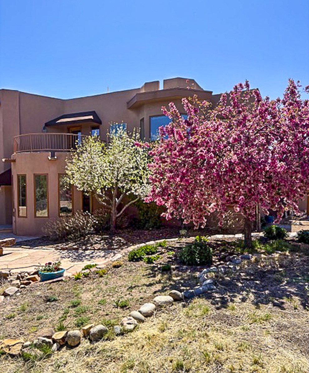 Santa Fe, New Mexico 87506, United States, 4 Bedrooms Bedrooms, ,4 BathroomsBathrooms,Residential,Active,96270