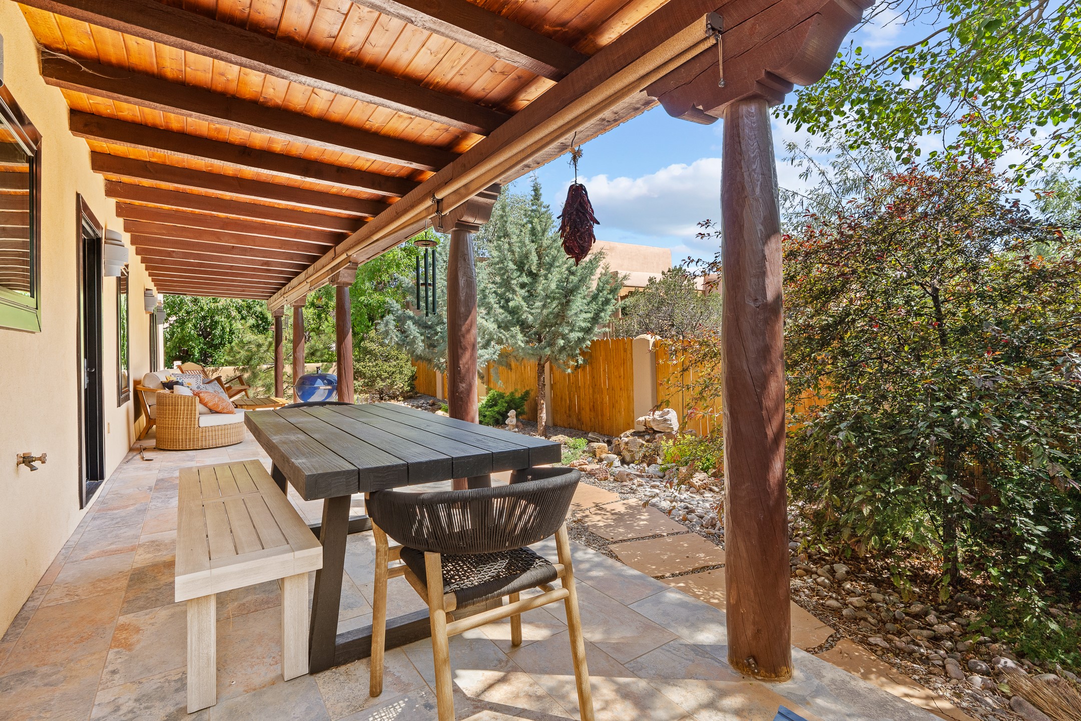 Santa Fe, New Mexico 87507, United States, 3 Bedrooms Bedrooms, ,2 BathroomsBathrooms,Residential,Pending,154682