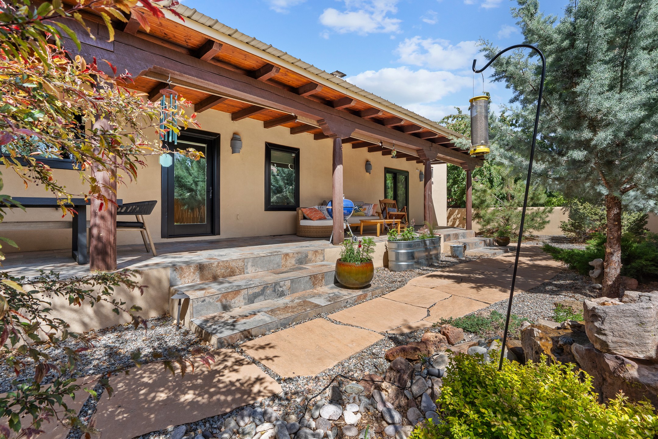 Santa Fe, New Mexico 87507, United States, 3 Bedrooms Bedrooms, ,2 BathroomsBathrooms,Residential,Pending,154682