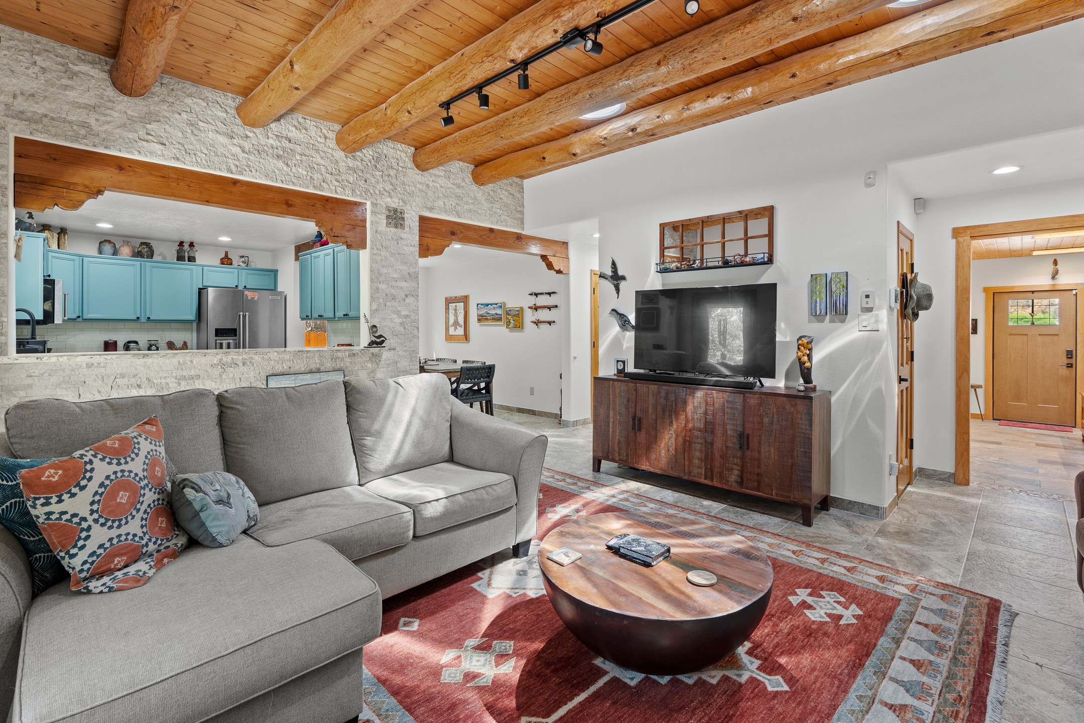 Santa Fe, New Mexico 87507, United States, 3 Bedrooms Bedrooms, ,2 BathroomsBathrooms,Residential,Pending,154682