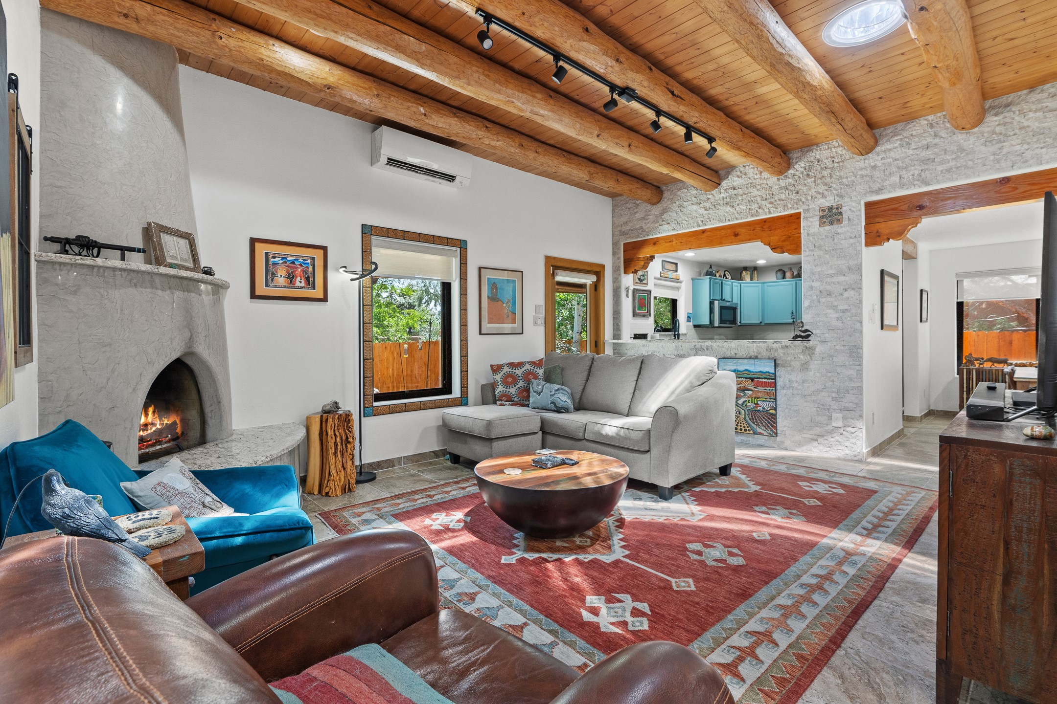 Santa Fe, New Mexico 87507, United States, 3 Bedrooms Bedrooms, ,2 BathroomsBathrooms,Residential,Pending,154682