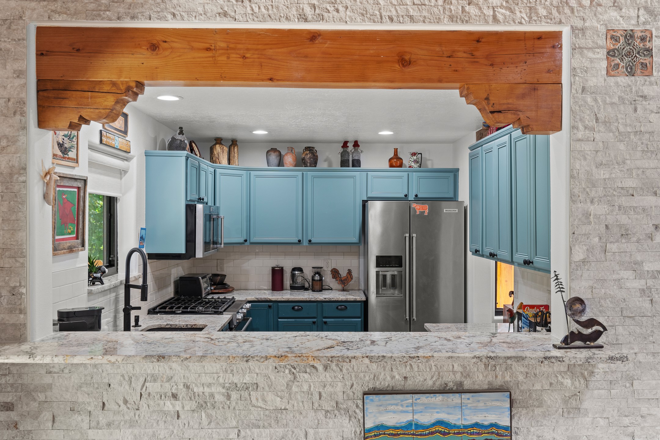 Santa Fe, New Mexico 87507, United States, 3 Bedrooms Bedrooms, ,2 BathroomsBathrooms,Residential,Pending,154682