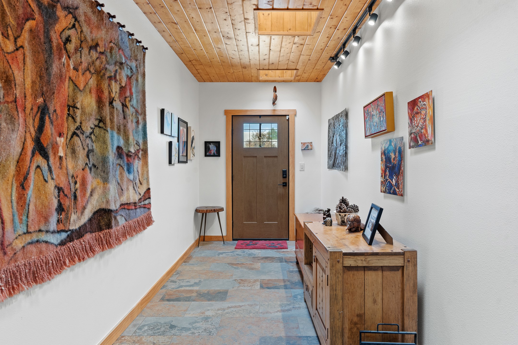 Santa Fe, New Mexico 87507, United States, 3 Bedrooms Bedrooms, ,2 BathroomsBathrooms,Residential,Pending,154682