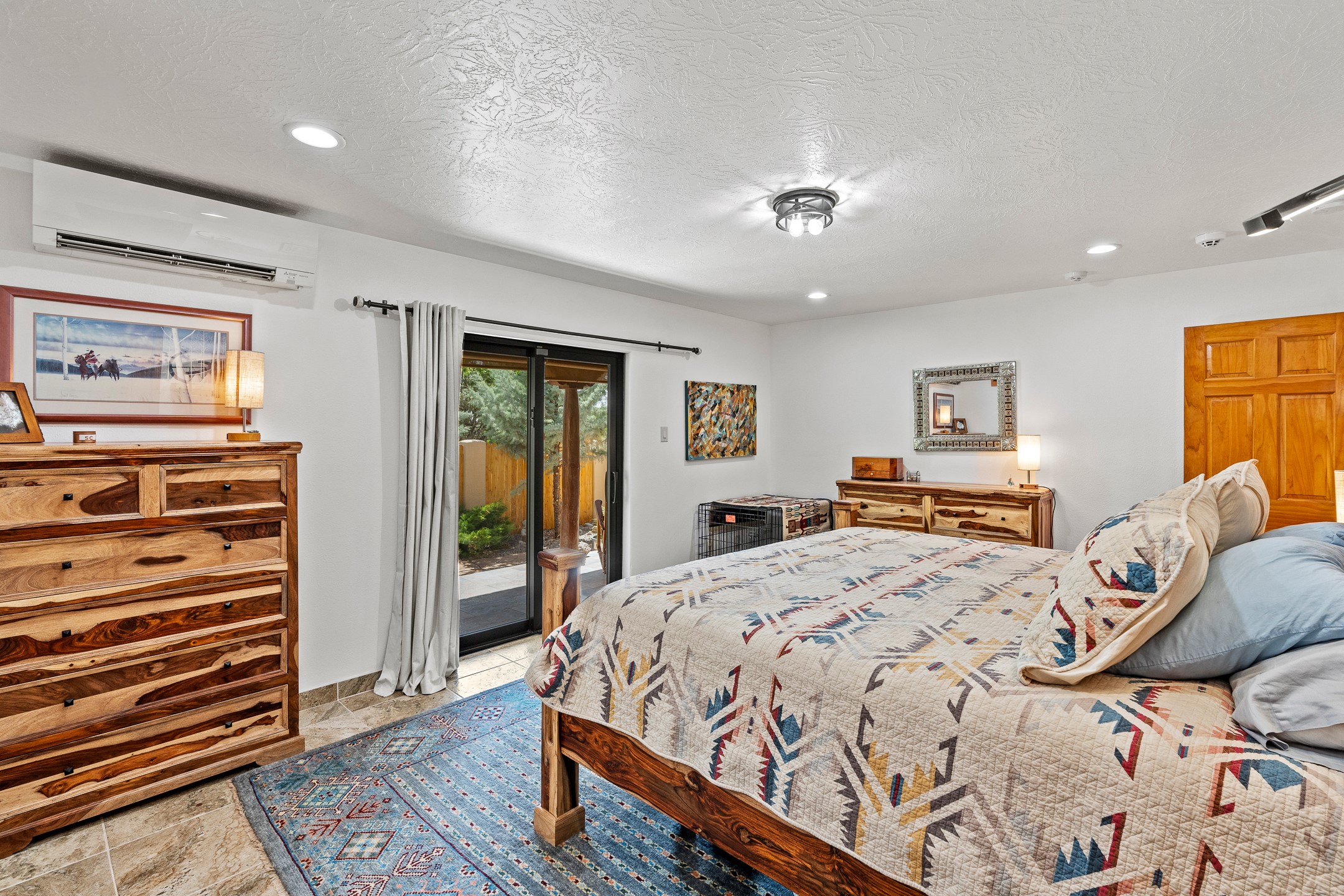 Santa Fe, New Mexico 87507, United States, 3 Bedrooms Bedrooms, ,2 BathroomsBathrooms,Residential,Pending,154682