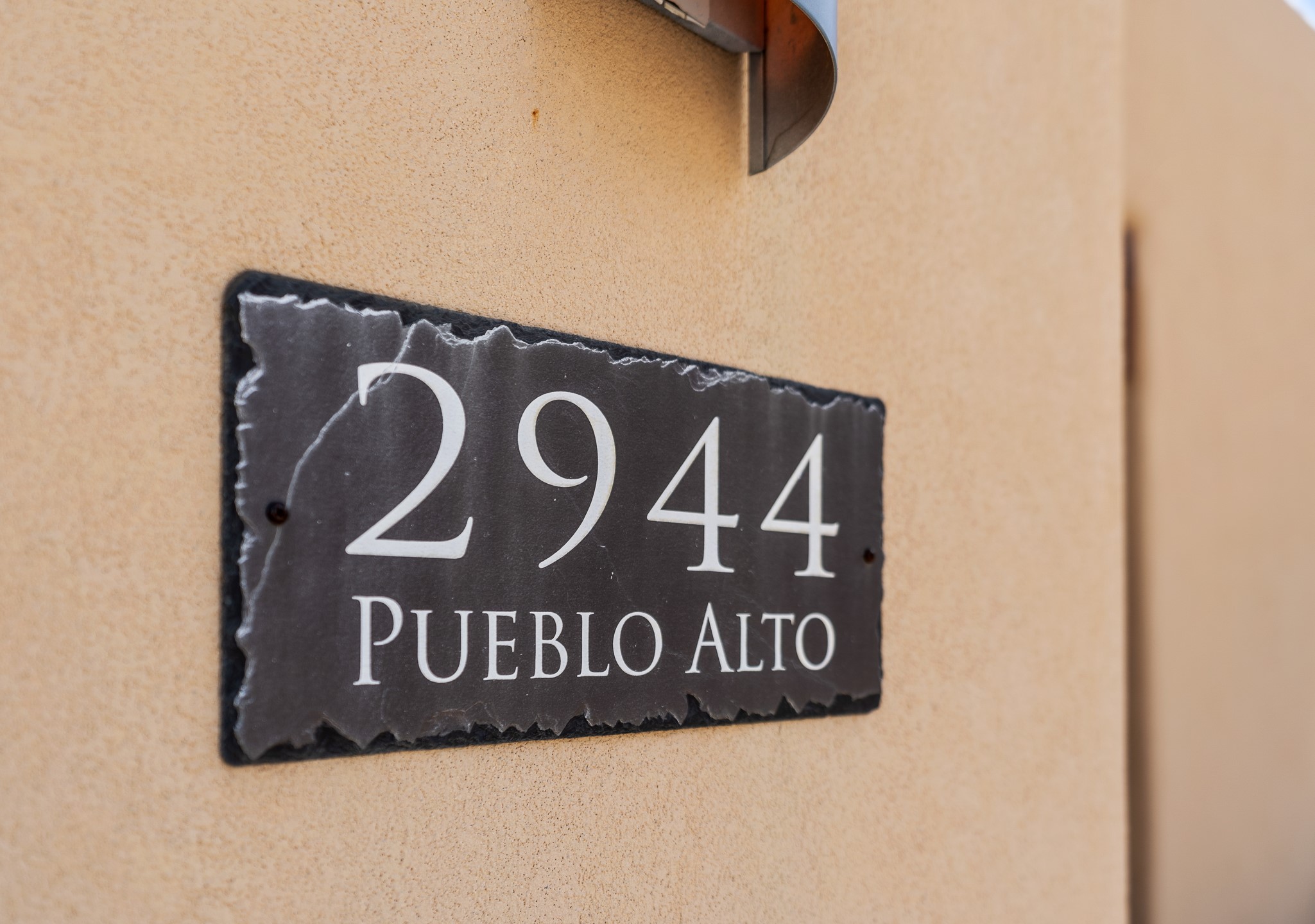 Santa Fe, New Mexico 87507, United States, 3 Bedrooms Bedrooms, ,2 BathroomsBathrooms,Residential,Pending,154682