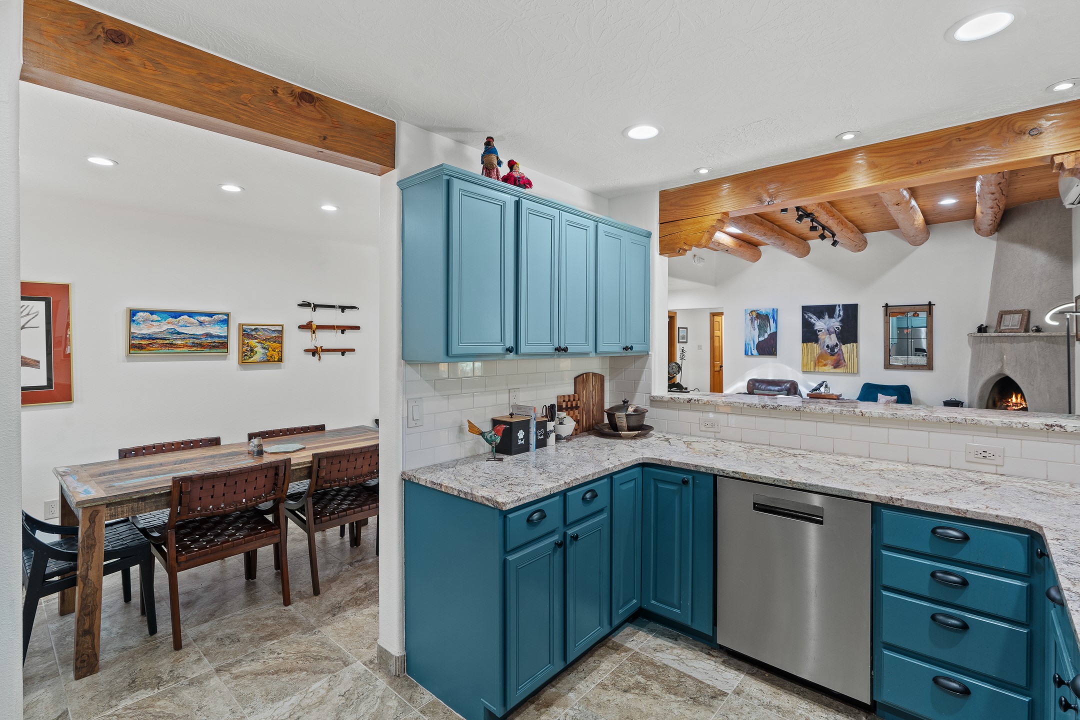 Santa Fe, New Mexico 87507, United States, 3 Bedrooms Bedrooms, ,2 BathroomsBathrooms,Residential,Pending,154682