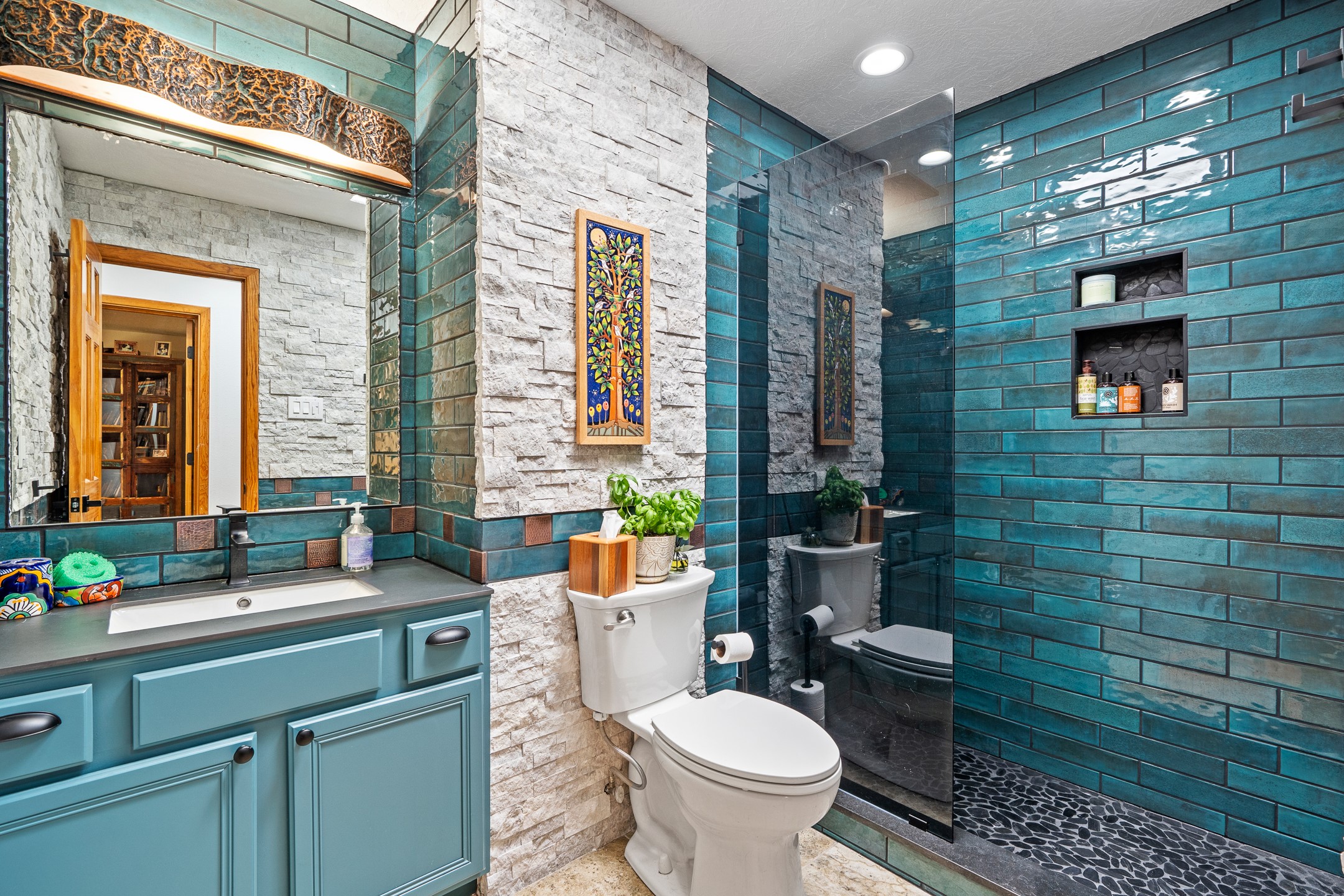 Santa Fe, New Mexico 87507, United States, 3 Bedrooms Bedrooms, ,2 BathroomsBathrooms,Residential,Pending,154682