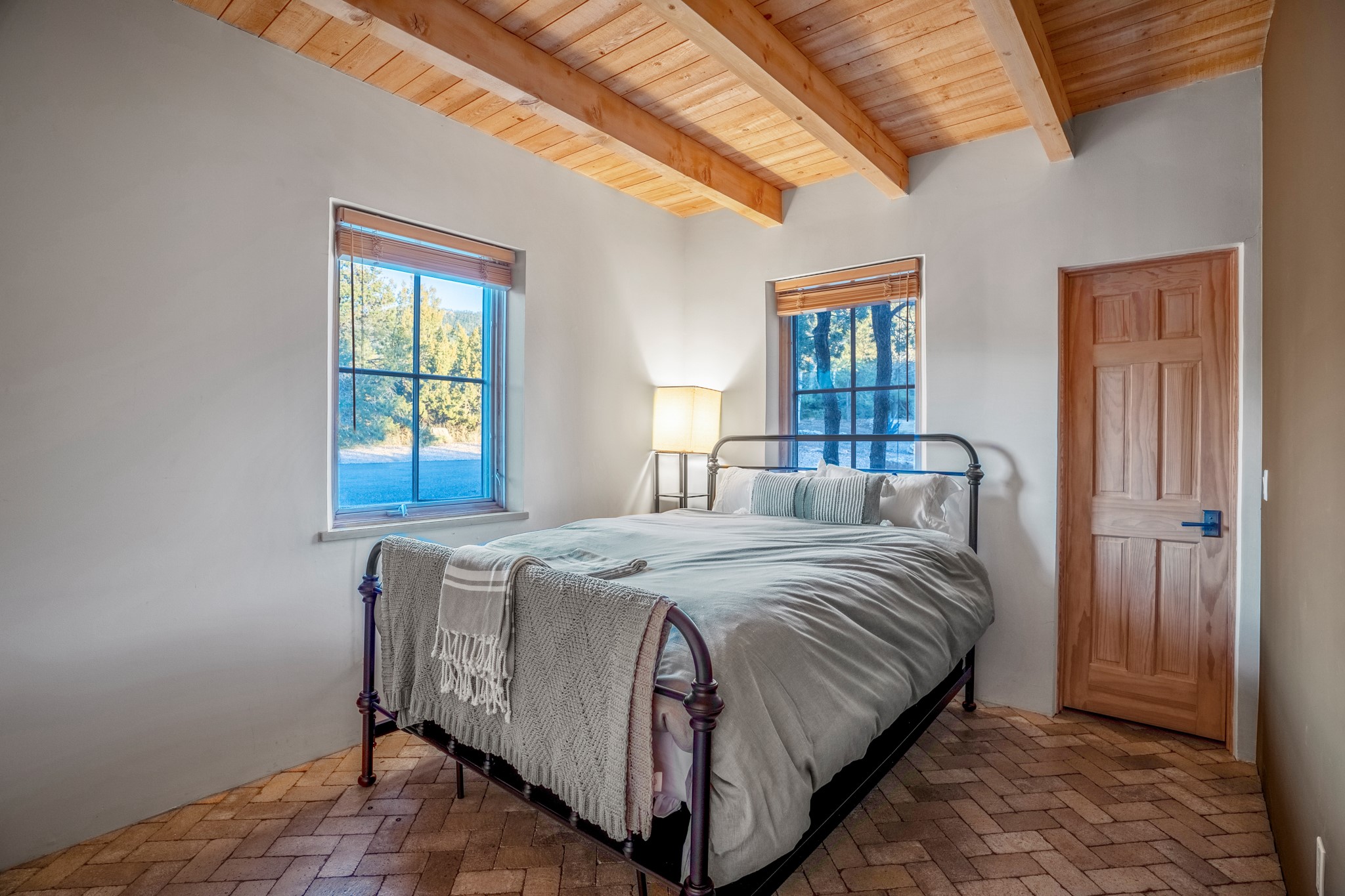 Santa Fe, New Mexico 87505, United States, 6 Bedrooms Bedrooms, ,4 BathroomsBathrooms,Residential,Active,123281
