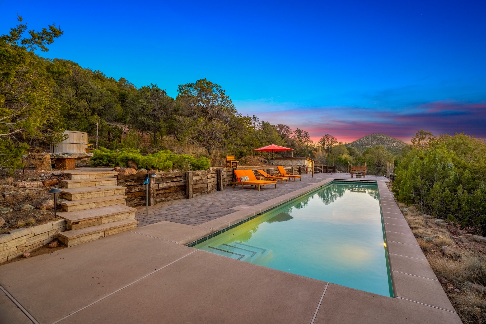 Santa Fe, New Mexico 87505, United States, 6 Bedrooms Bedrooms, ,4 BathroomsBathrooms,Residential,Active,123281