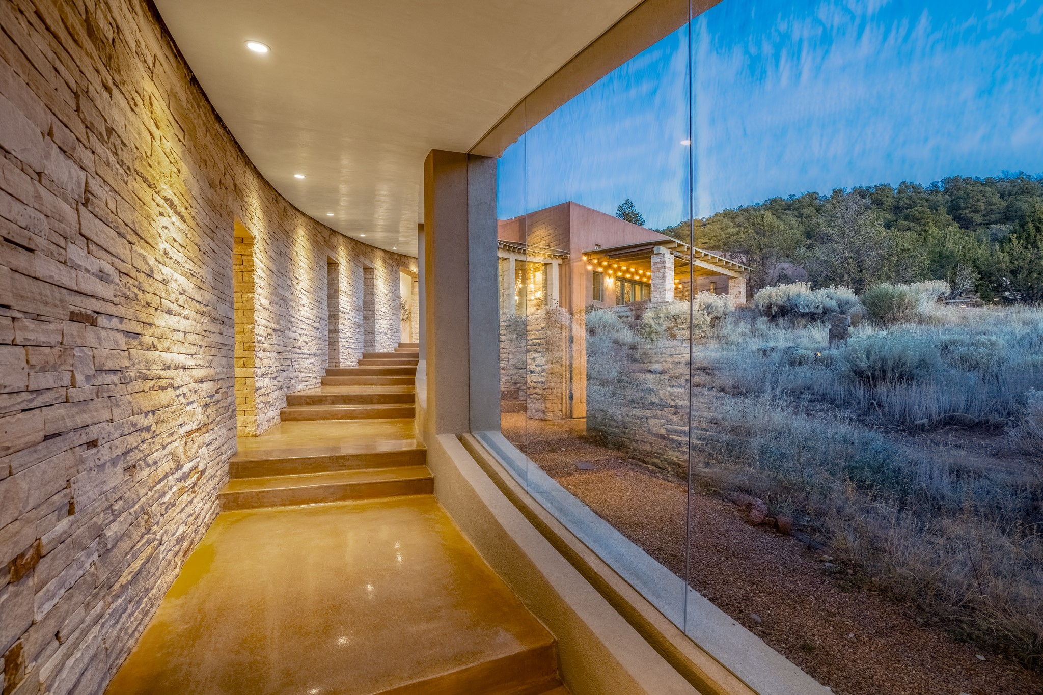 Santa Fe, New Mexico 87505, United States, 6 Bedrooms Bedrooms, ,4 BathroomsBathrooms,Residential,Active,123281