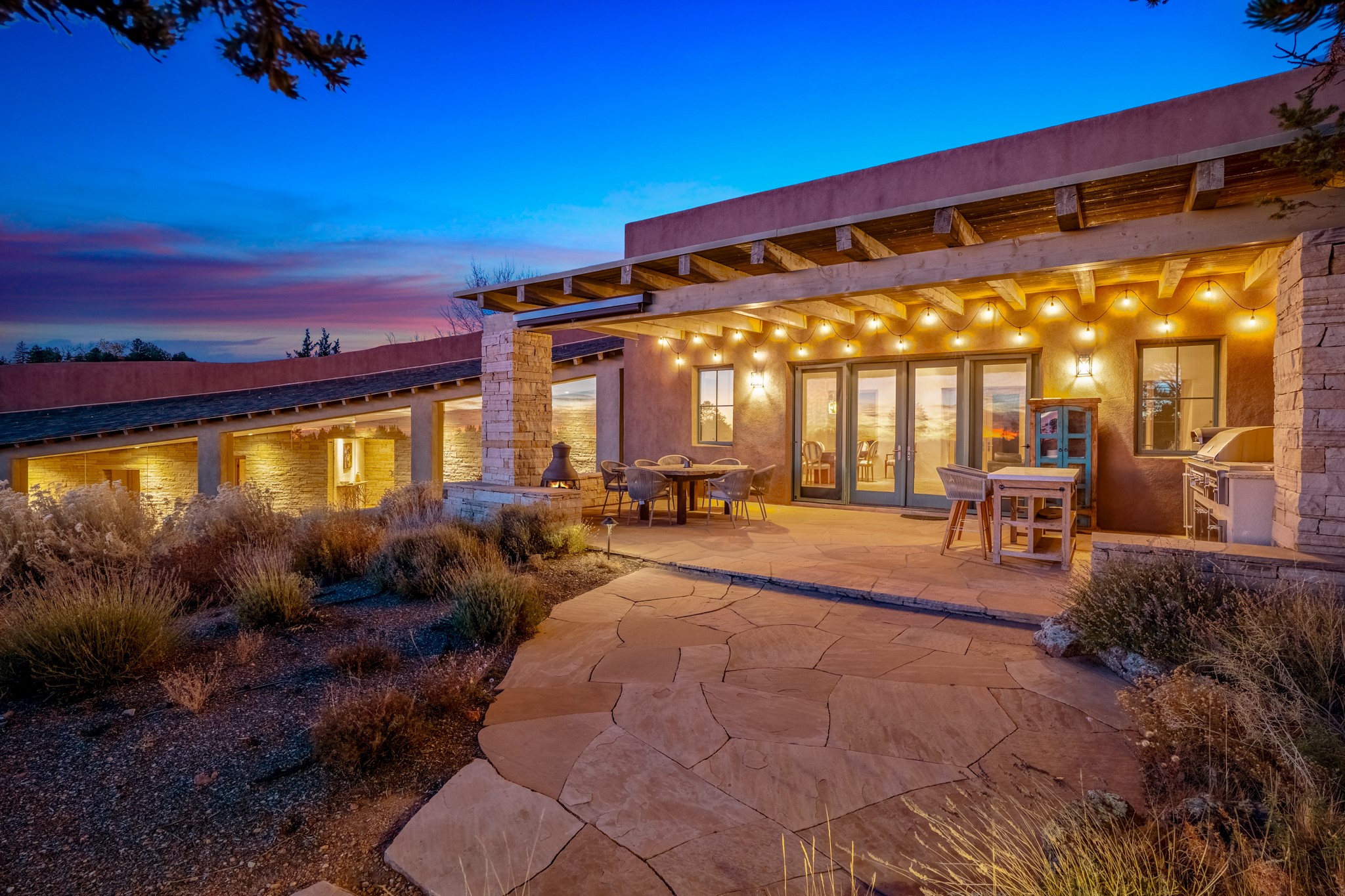 Santa Fe, New Mexico 87505, United States, 6 Bedrooms Bedrooms, ,4 BathroomsBathrooms,Residential,Active,123281