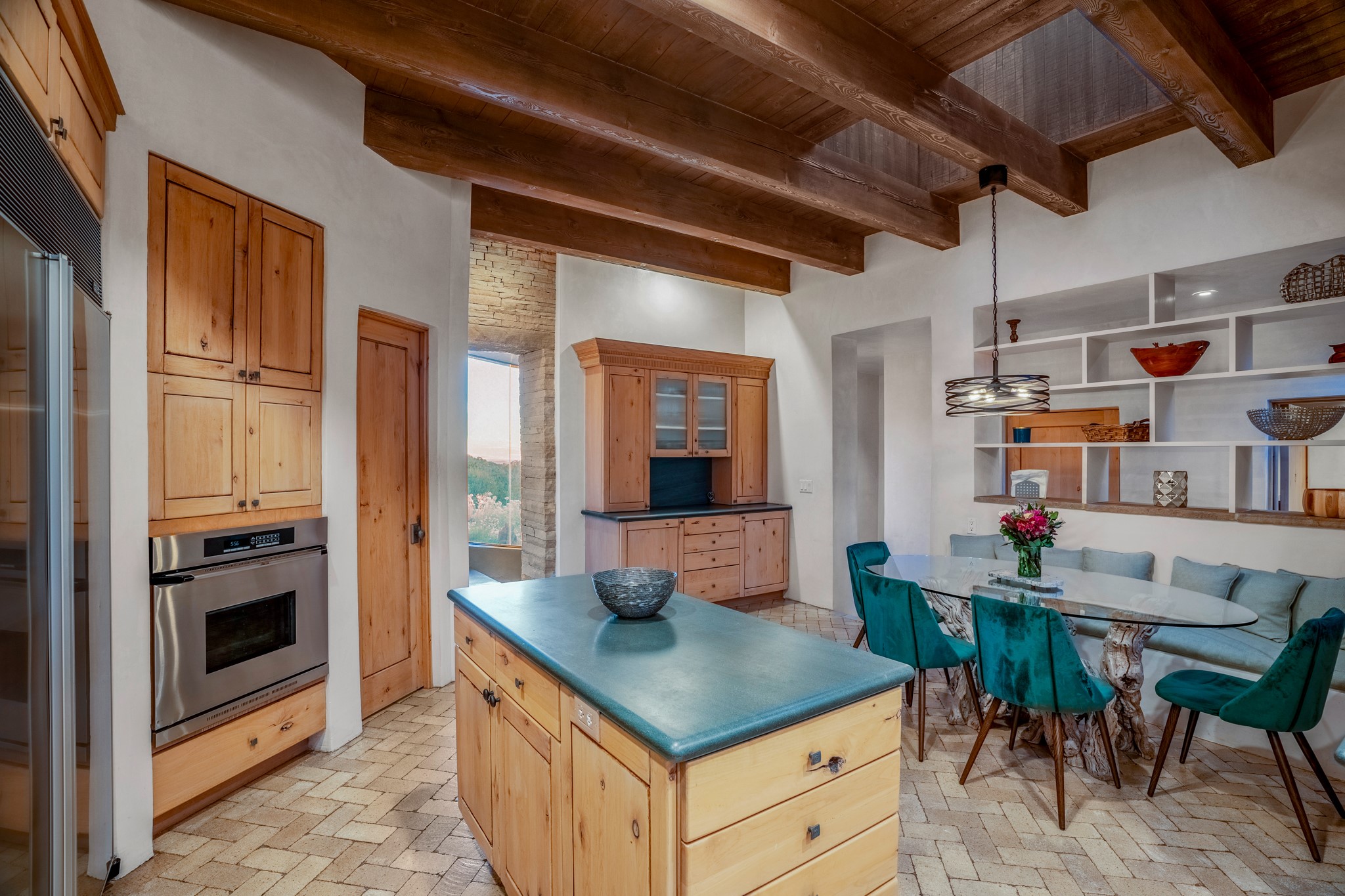 Santa Fe, New Mexico 87505, United States, 6 Bedrooms Bedrooms, ,4 BathroomsBathrooms,Residential,Active,123281
