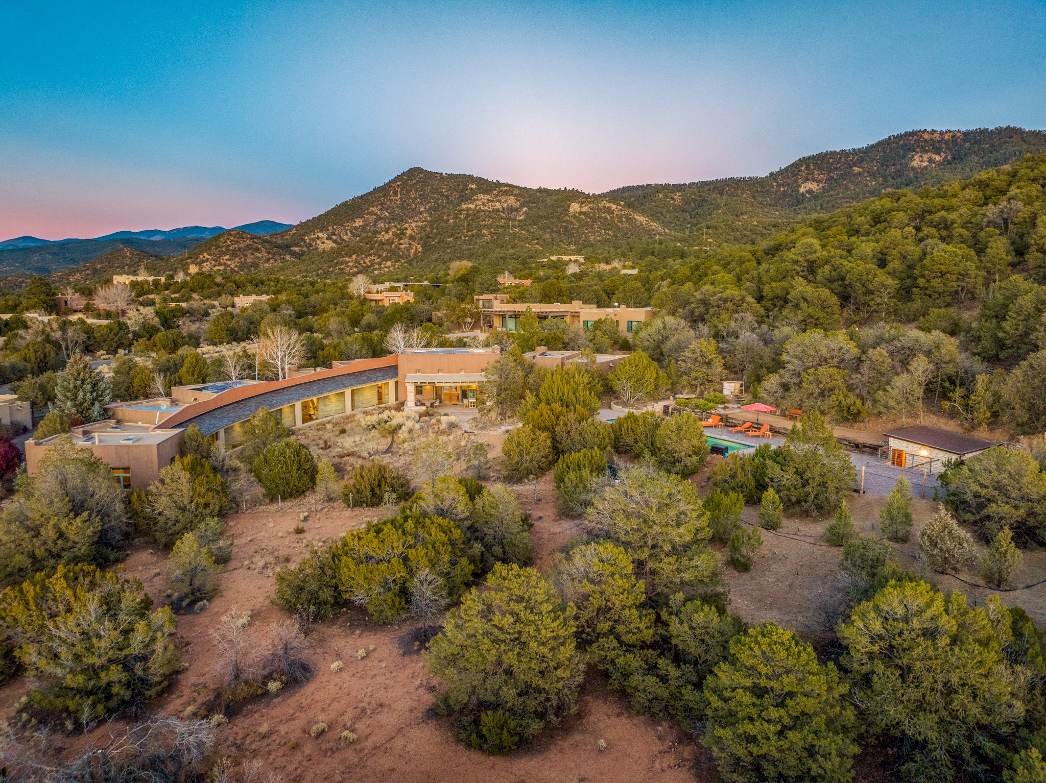 Santa Fe, New Mexico 87505, United States, 6 Bedrooms Bedrooms, ,4 BathroomsBathrooms,Residential,Active,123281