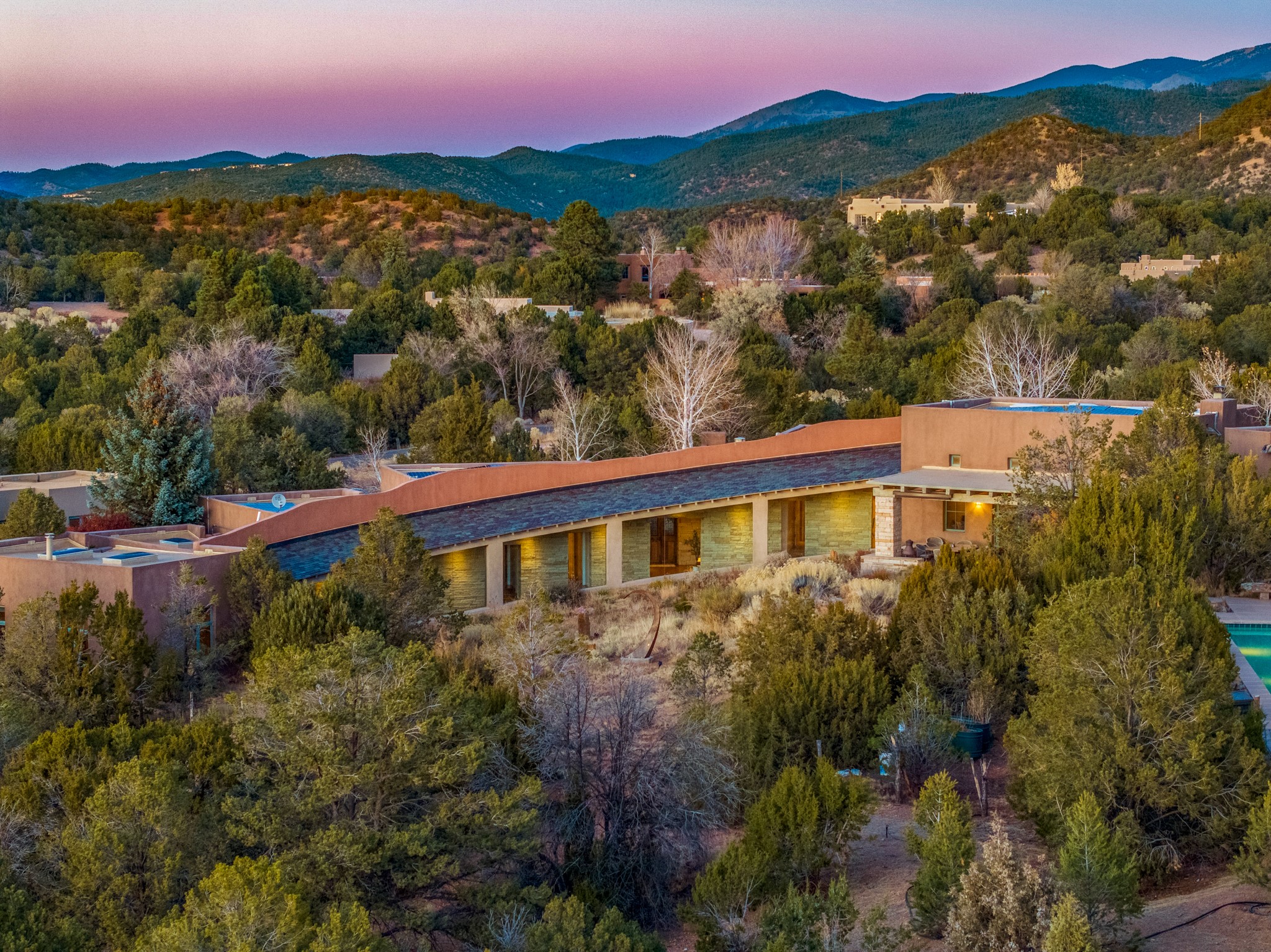 Santa Fe, New Mexico 87505, United States, 6 Bedrooms Bedrooms, ,4 BathroomsBathrooms,Residential,Active,123281