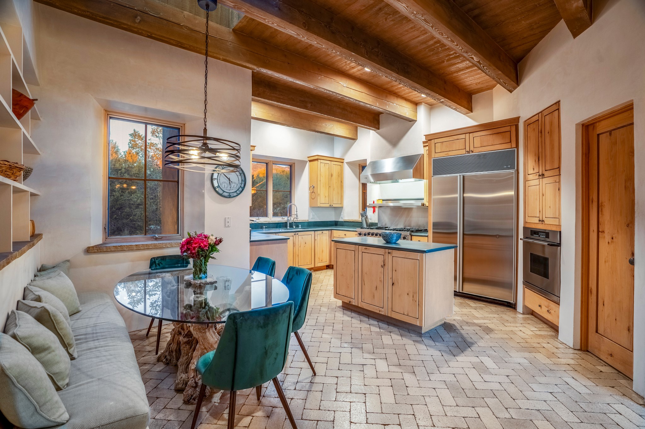 Santa Fe, New Mexico 87505, United States, 6 Bedrooms Bedrooms, ,4 BathroomsBathrooms,Residential,Active,123281