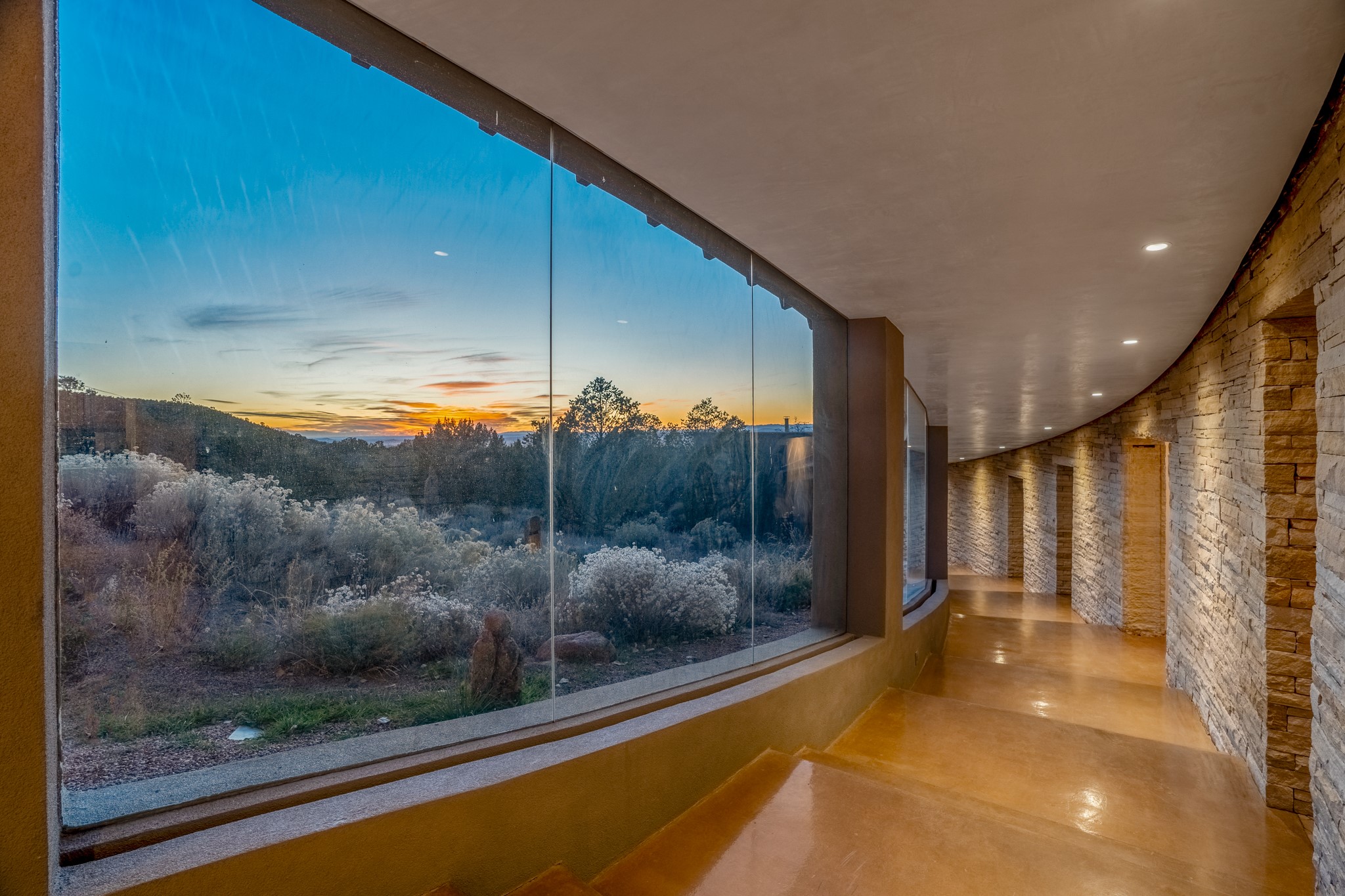 Santa Fe, New Mexico 87505, United States, 6 Bedrooms Bedrooms, ,4 BathroomsBathrooms,Residential,Active,123281