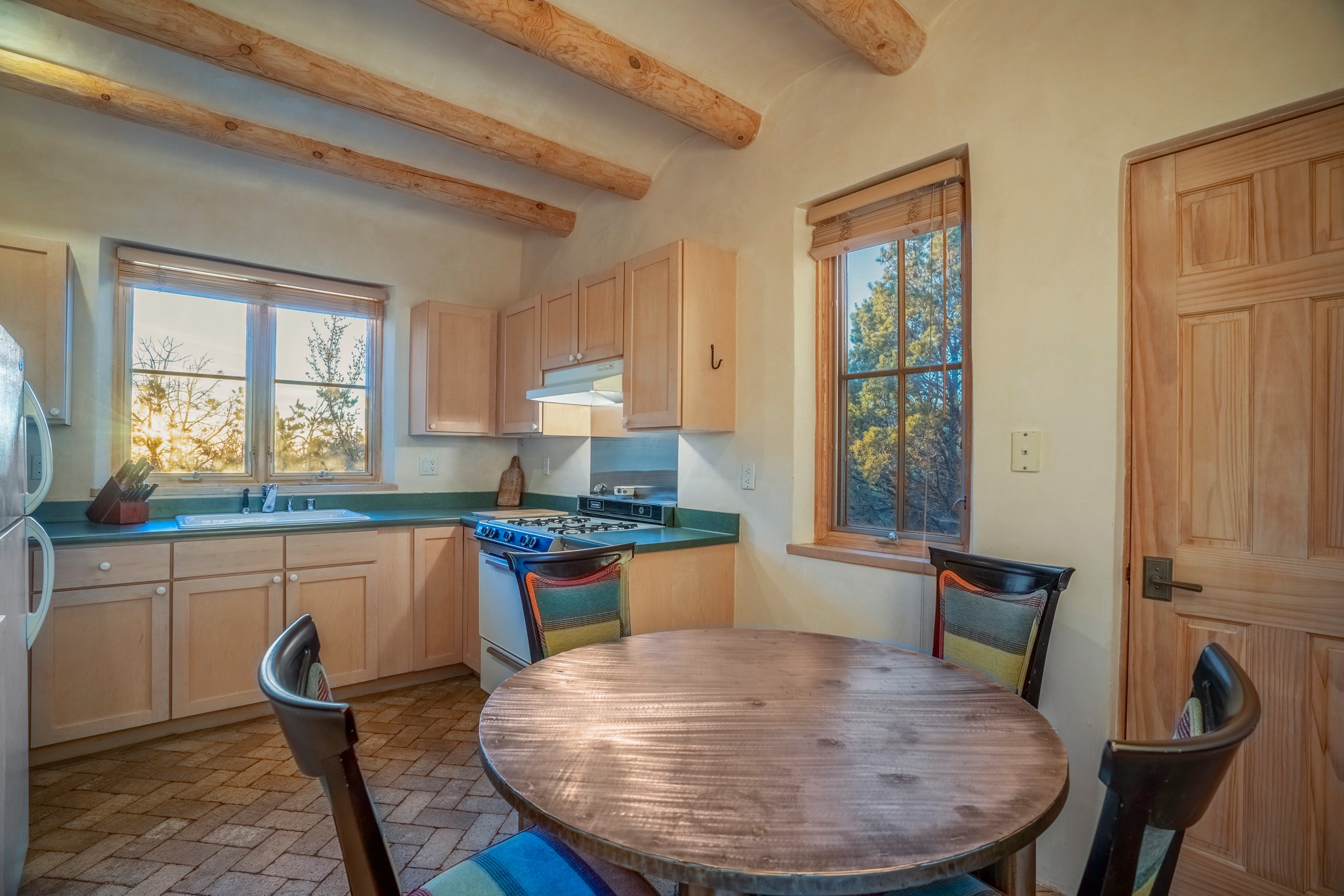 Santa Fe, New Mexico 87505, United States, 6 Bedrooms Bedrooms, ,4 BathroomsBathrooms,Residential,Active,123281