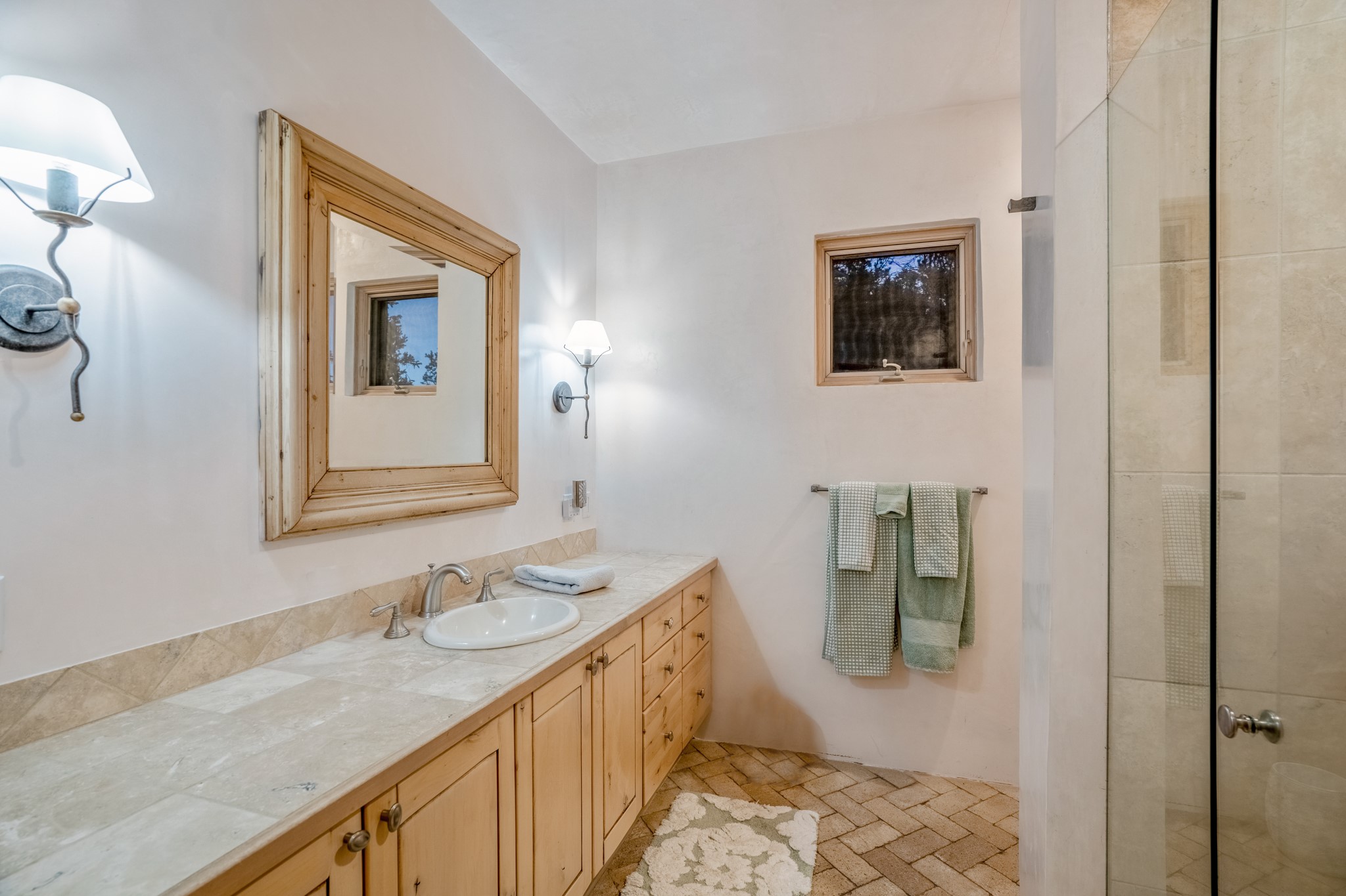 Santa Fe, New Mexico 87505, United States, 6 Bedrooms Bedrooms, ,4 BathroomsBathrooms,Residential,Active,123281