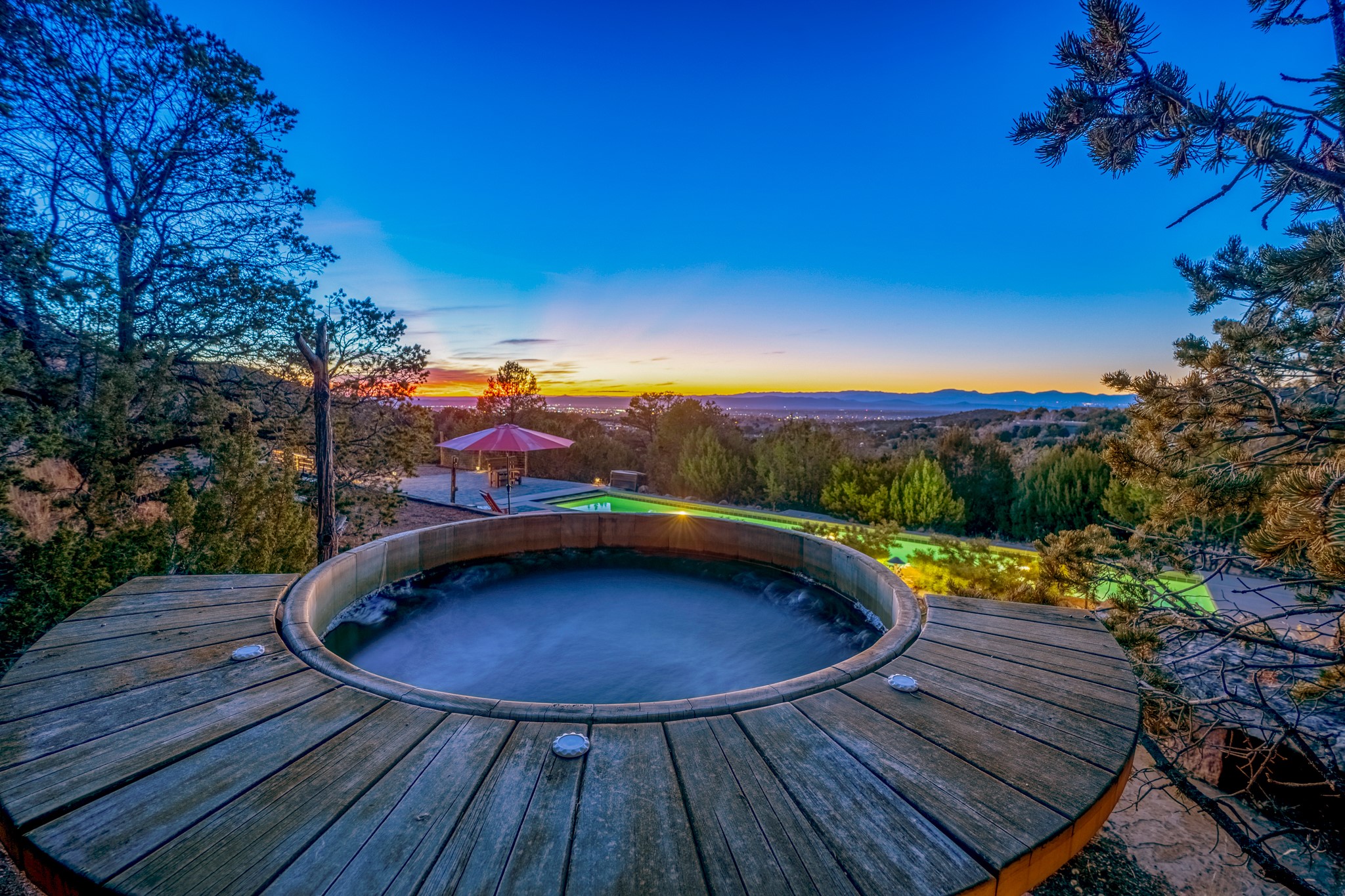 Santa Fe, New Mexico 87505, United States, 6 Bedrooms Bedrooms, ,4 BathroomsBathrooms,Residential,Active,123281