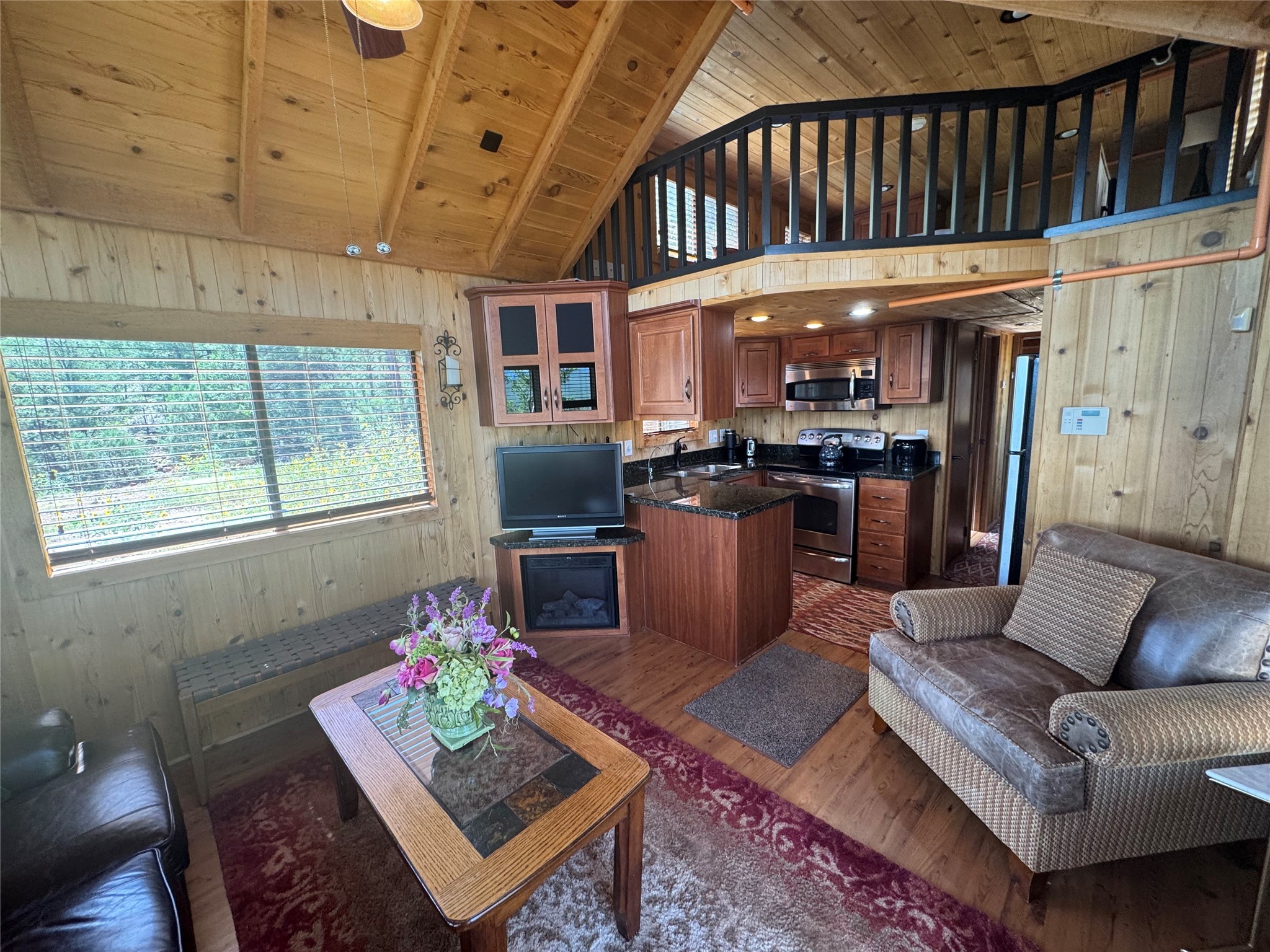 Glorieta, New Mexico 87535, United States, 1 Bedroom Bedrooms, ,1 BathroomBathrooms,Residential,Active,191616