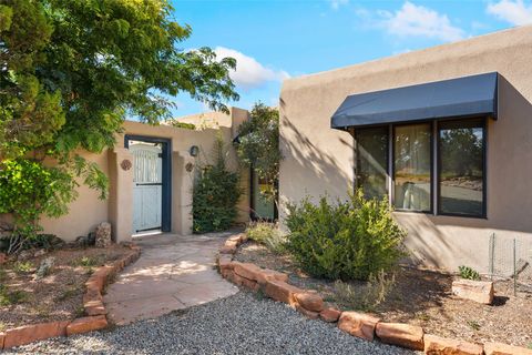 Photo of 71 Camerada Loop, Santa Fe, NM 87508 (MLS # 202504233)