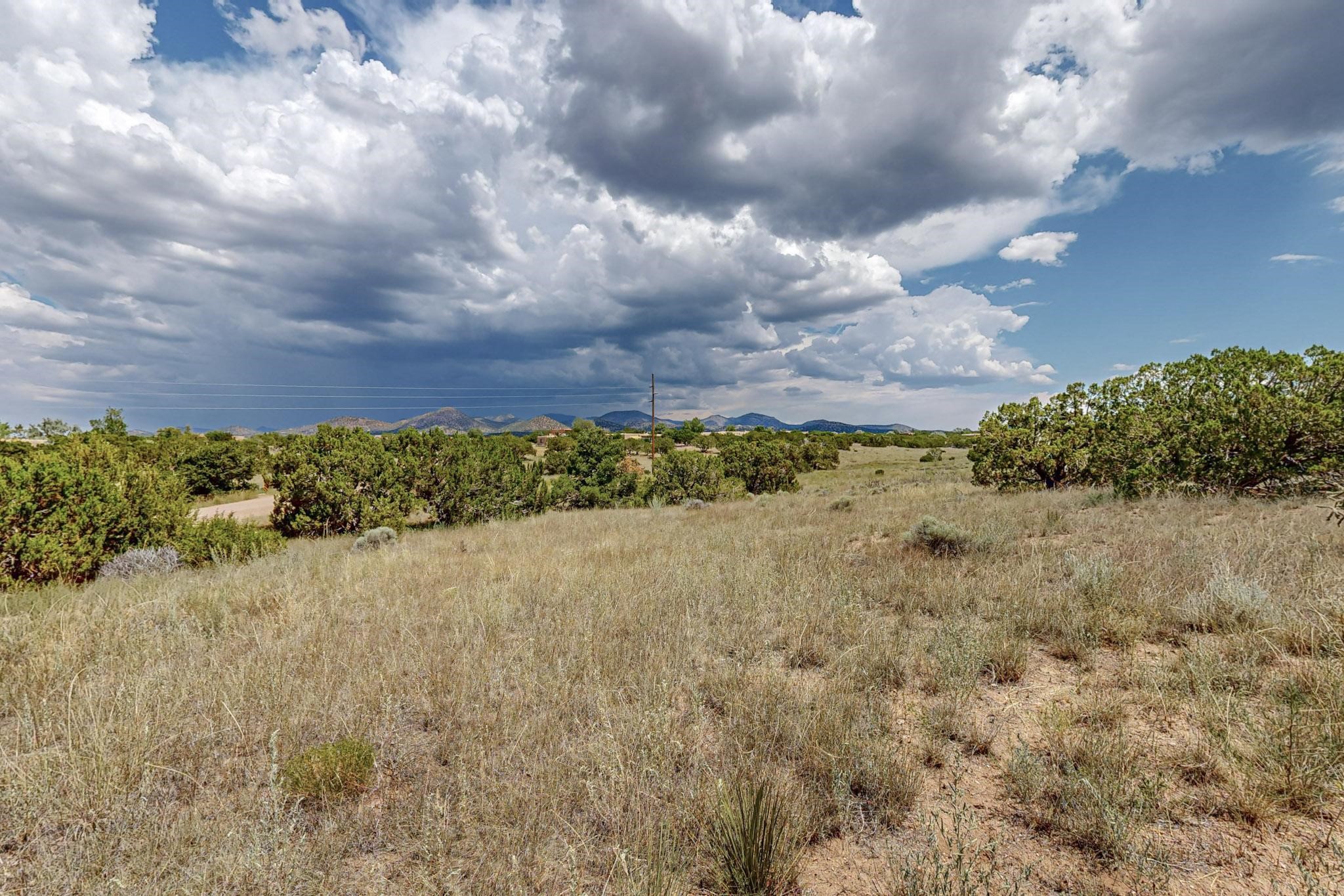 15 Dovela Road, Santa Fe, New Mexico image 1