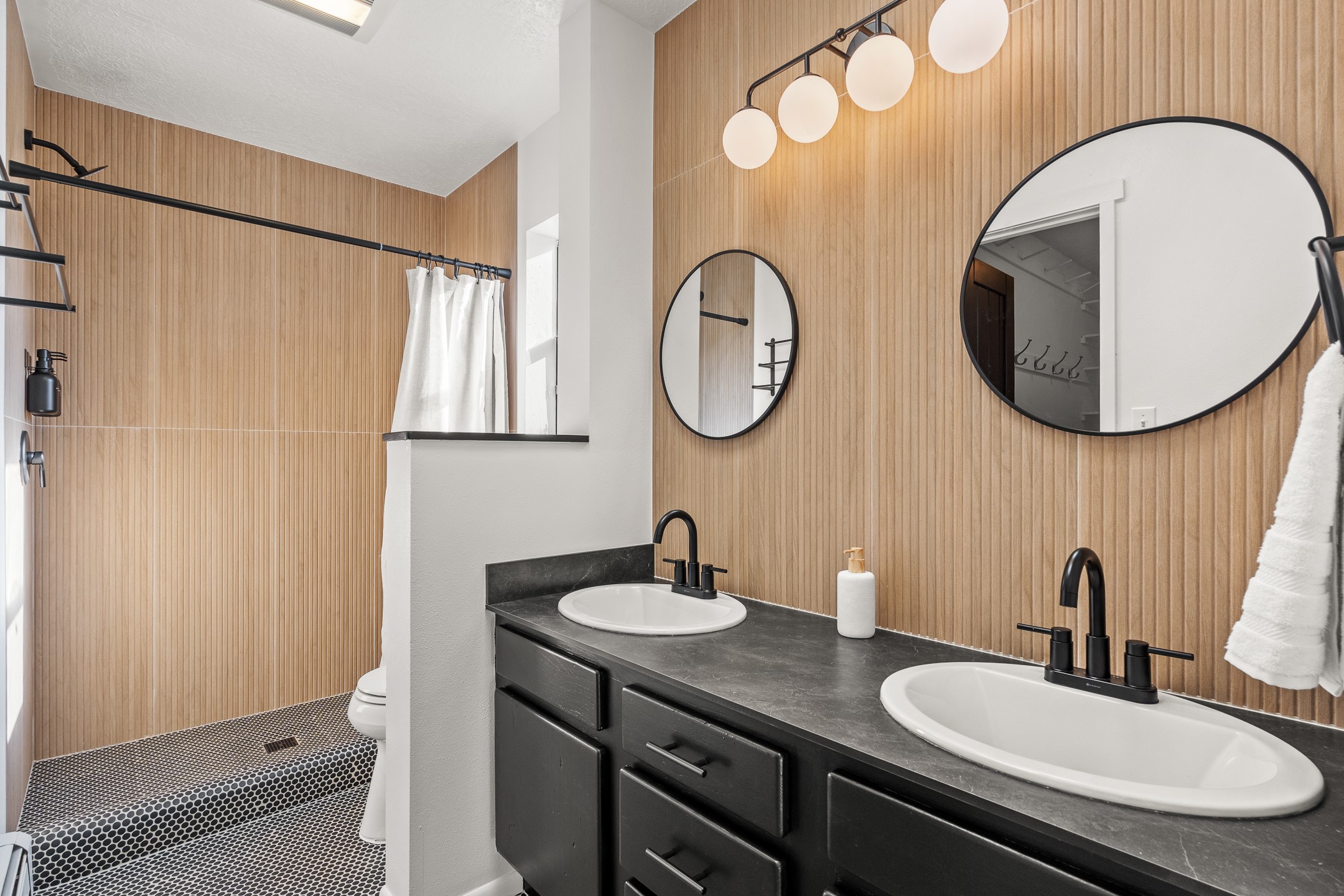 Santa Fe, New Mexico 87508, United States, 3 Bedrooms Bedrooms, ,2 BathroomsBathrooms,Residential,Active,253598