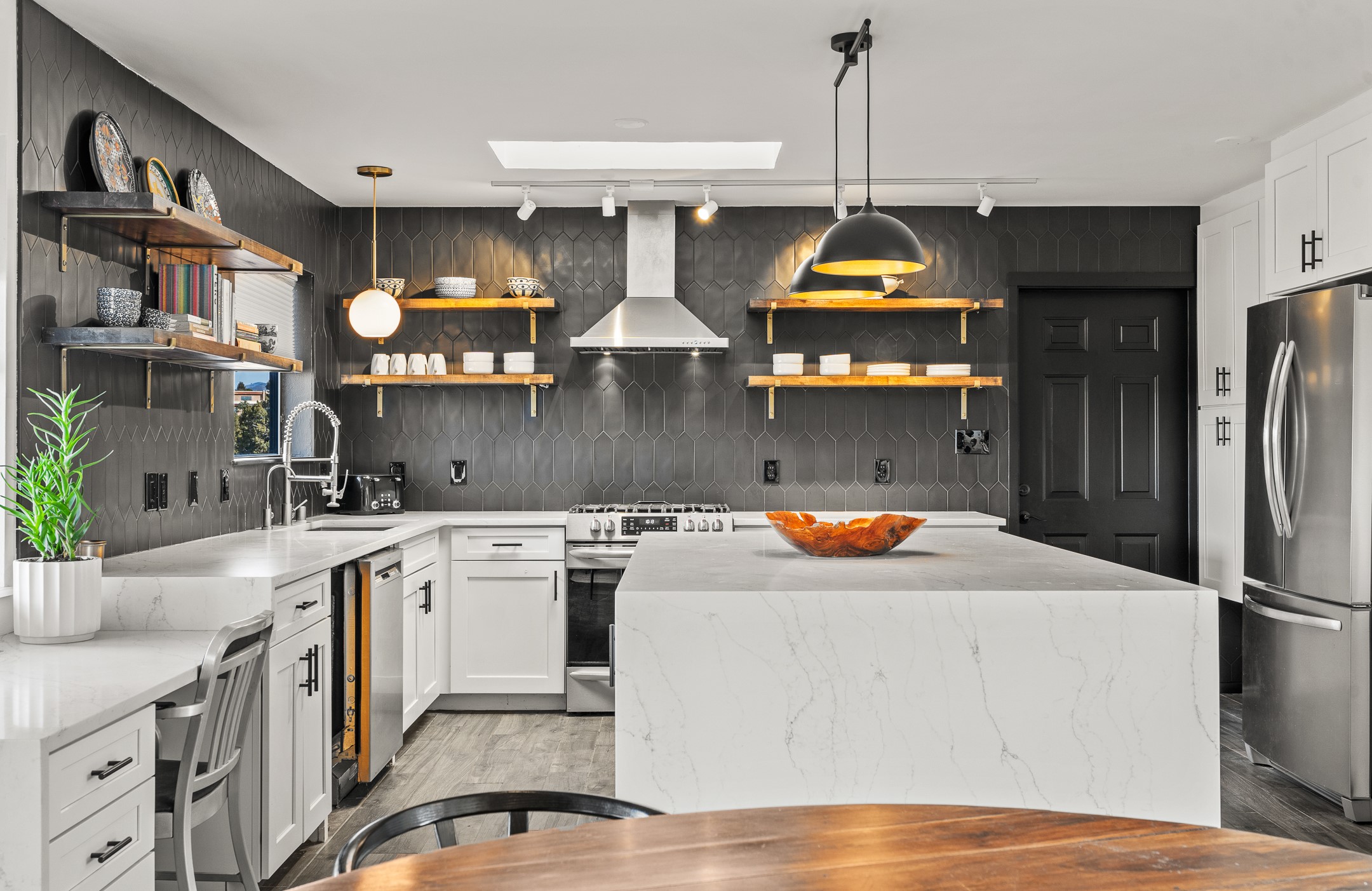 Santa Fe, New Mexico 87508, United States, 3 Bedrooms Bedrooms, ,2 BathroomsBathrooms,Residential,Active,253598