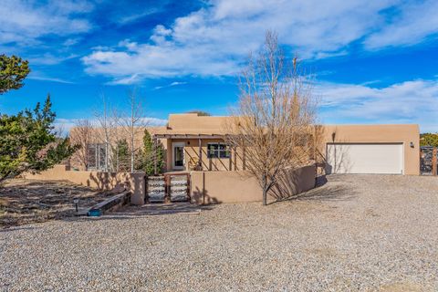 Photo of 15 Domingo Road, Santa Fe, NM 87508 (MLS # 202505346)