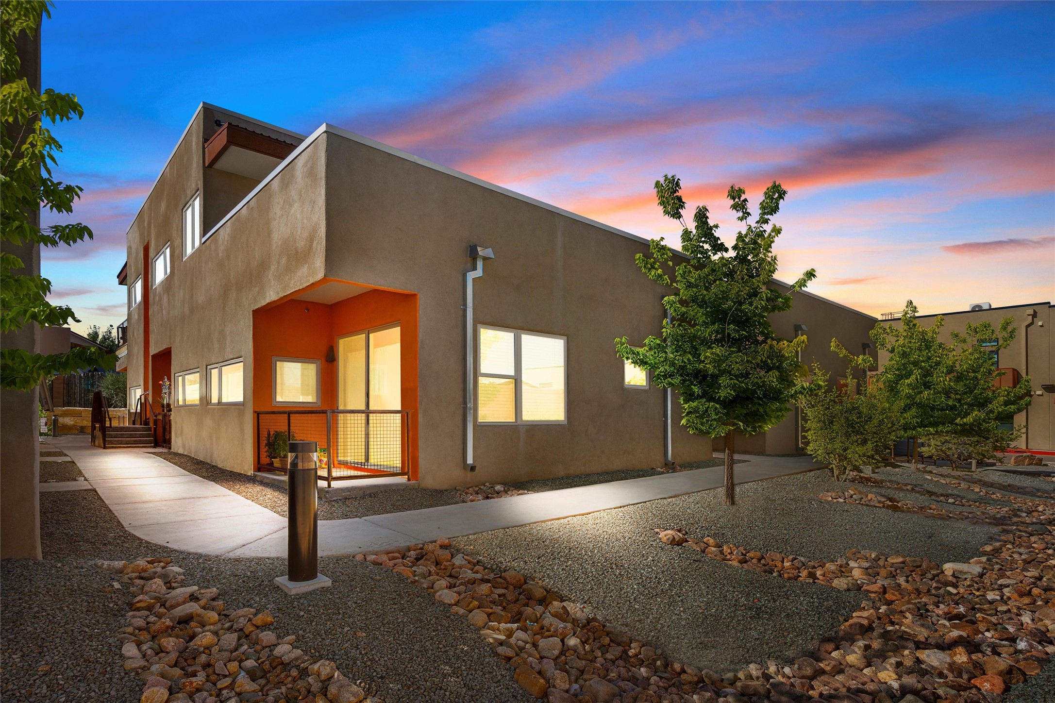 View Santa Fe, NM 87507 property