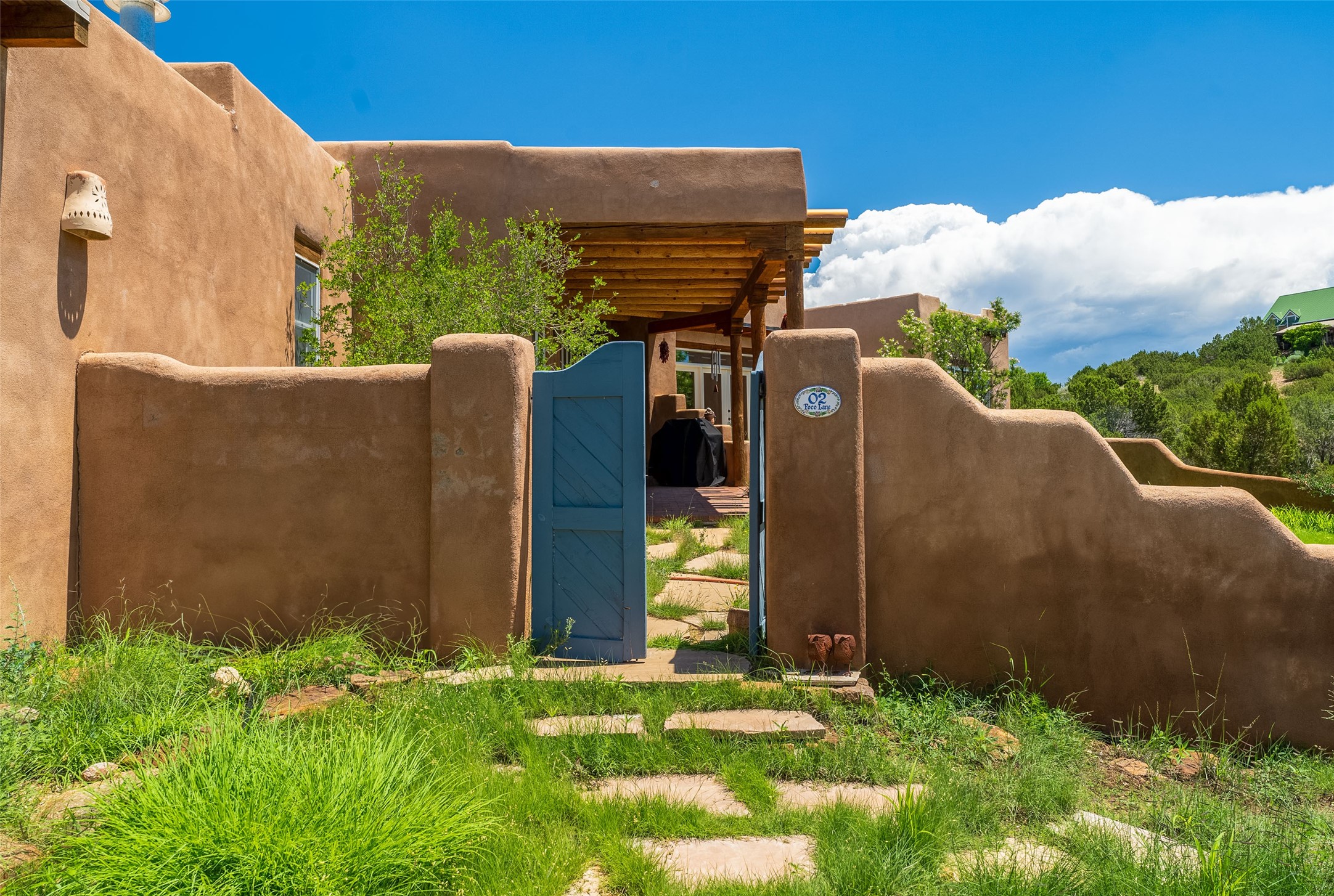 Santa Fe, New Mexico 87507, United States, 3 Bedrooms Bedrooms, ,2 BathroomsBathrooms,Residential,Pending,50588