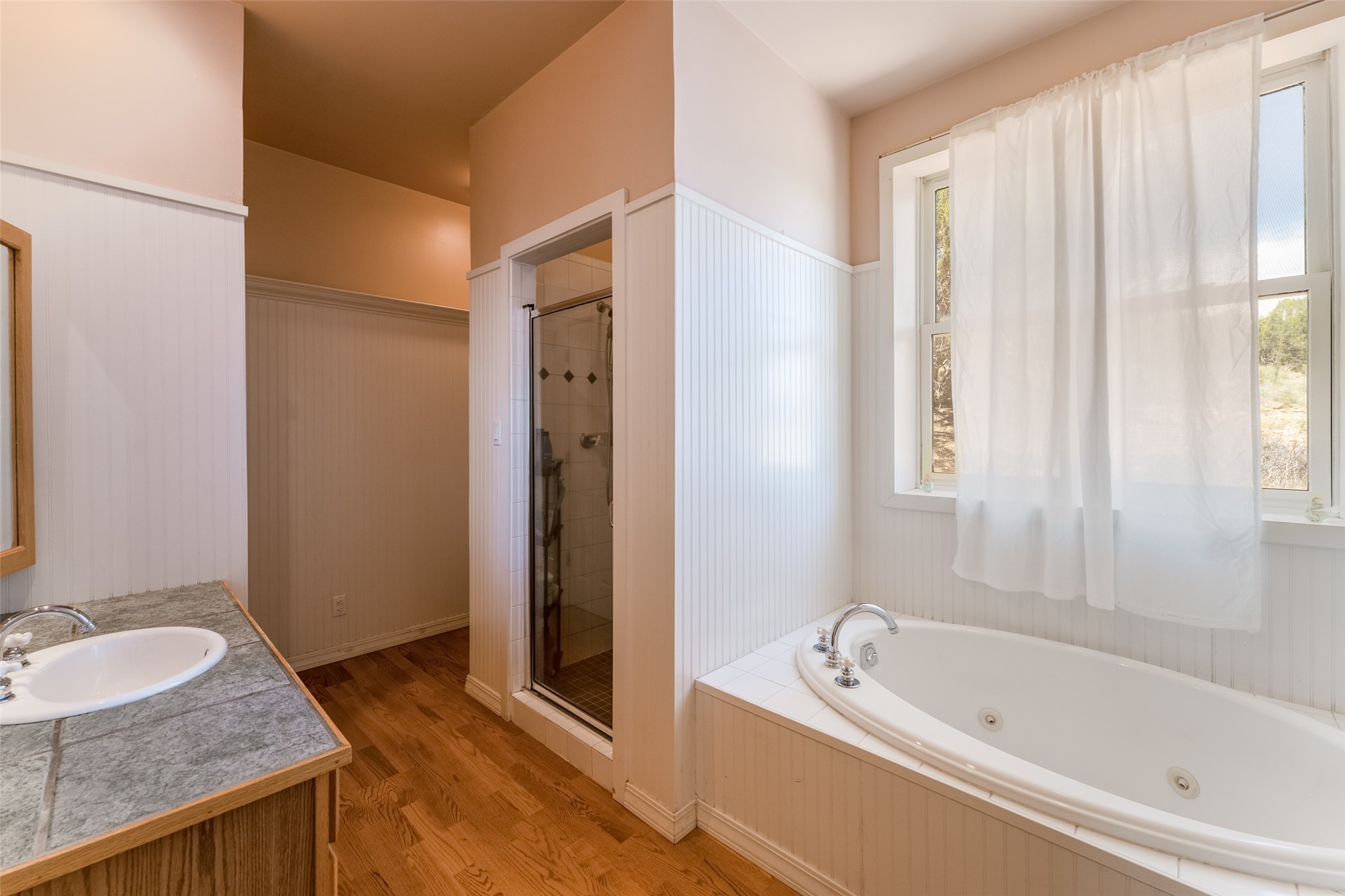 Santa Fe, New Mexico 87507, United States, 3 Bedrooms Bedrooms, ,2 BathroomsBathrooms,Residential,Pending,50588