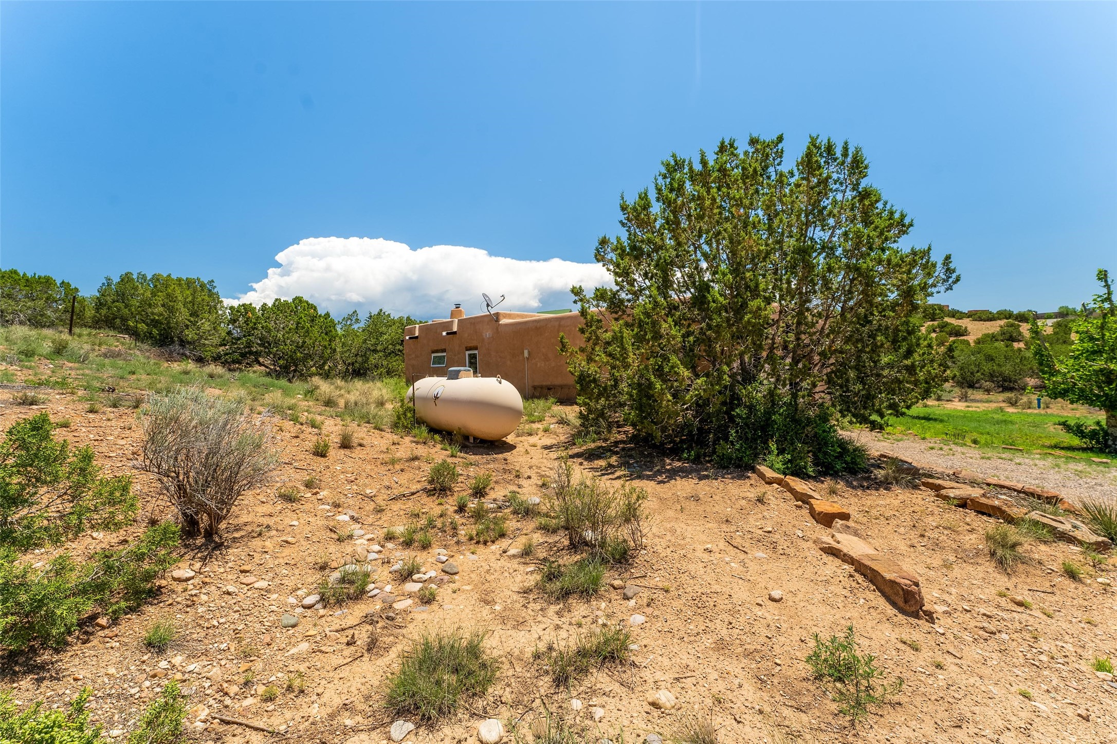 Santa Fe, New Mexico 87507, United States, 3 Bedrooms Bedrooms, ,2 BathroomsBathrooms,Residential,Pending,50588