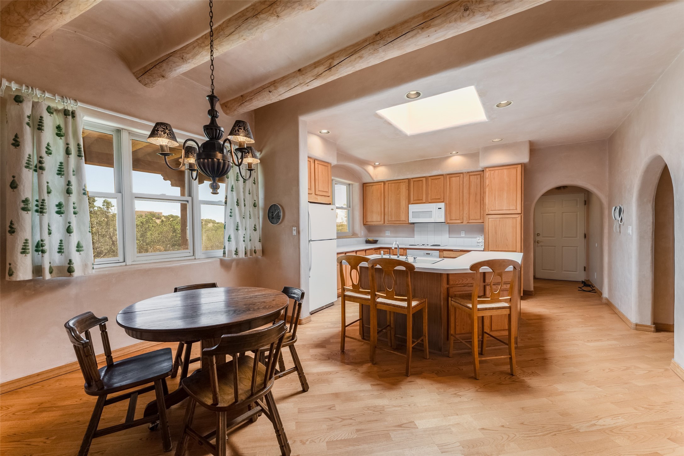 Santa Fe, New Mexico 87507, United States, 3 Bedrooms Bedrooms, ,2 BathroomsBathrooms,Residential,Pending,50588