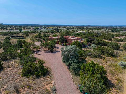Photo of 40 Camino Dimitrio, Santa Fe, NM 87508 (MLS # 202600405)