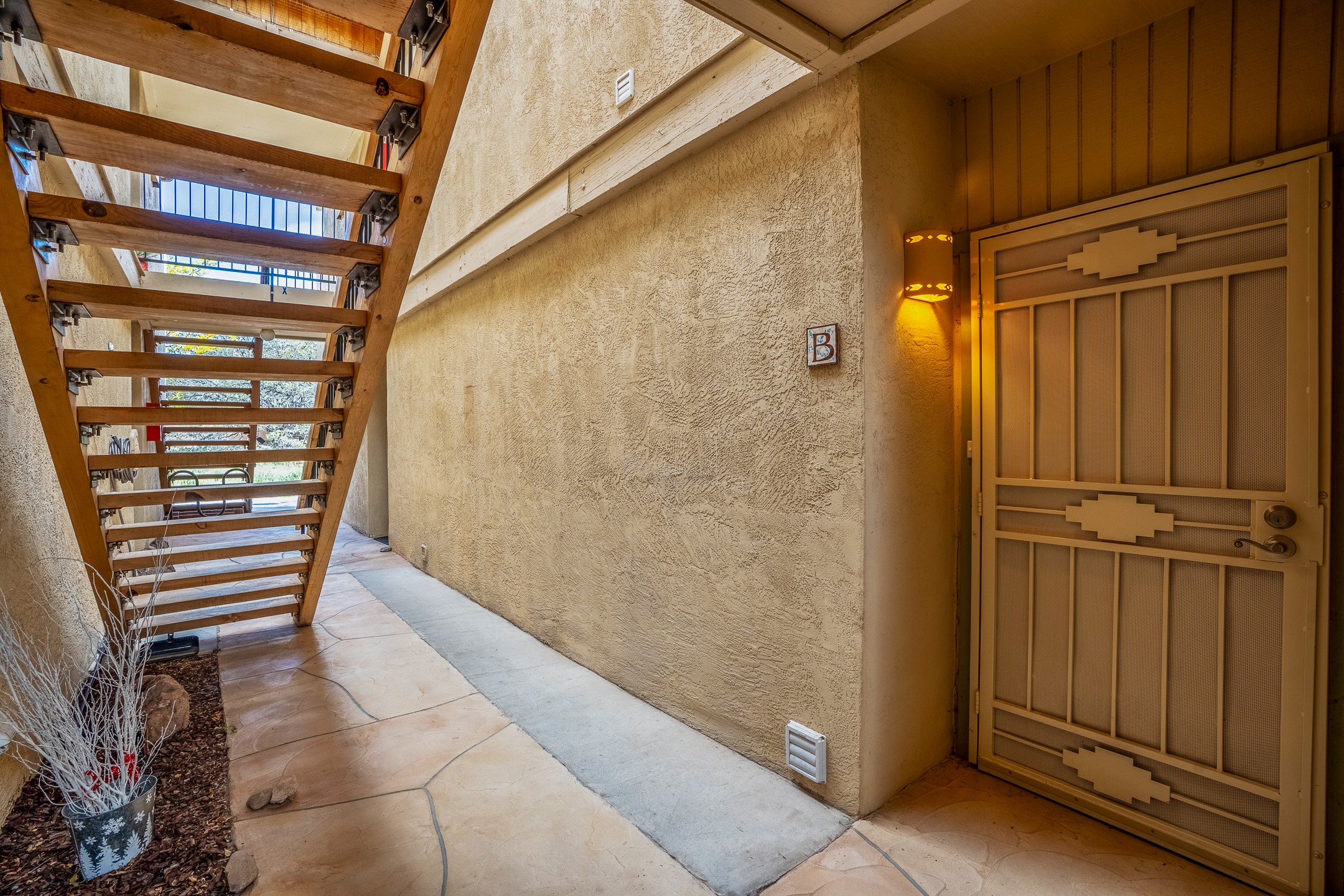 149 Calle Ojo Feliz #B, Santa Fe, New Mexico image 4