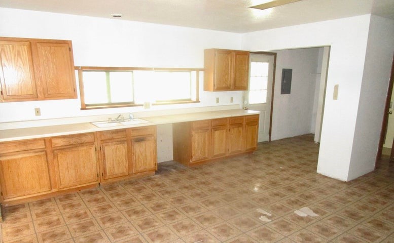 212 Tingley Avenue, Moriarty, New Mexico image 4