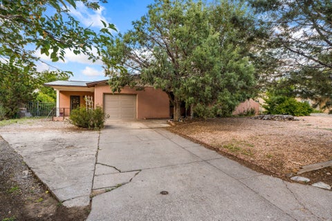 Homes For Sale - 803 Sunset Dr<br/> Rio Arriba County, Espanola, NM 87532