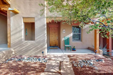 24 Via Plaza Nueva, Santa Fe, NM 87507 - #: 202501932