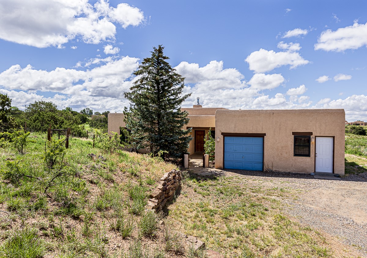 Santa Fe, New Mexico 87508, United States, 3 Bedrooms Bedrooms, ,2 BathroomsBathrooms,Residential,Active,165261