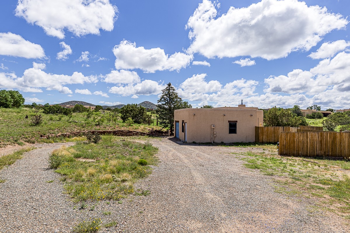 Santa Fe, New Mexico 87508, United States, 3 Bedrooms Bedrooms, ,2 BathroomsBathrooms,Residential,Active,165261
