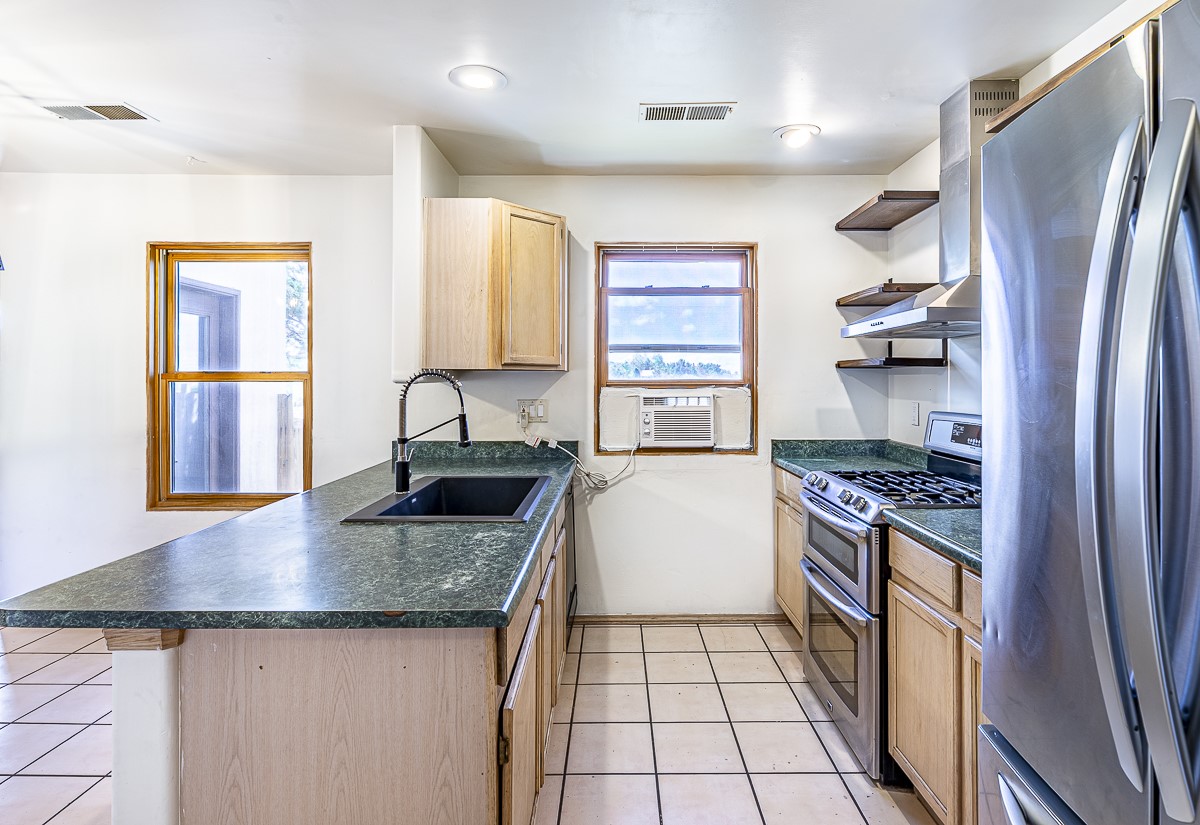 Santa Fe, New Mexico 87508, United States, 3 Bedrooms Bedrooms, ,2 BathroomsBathrooms,Residential,Active,165261