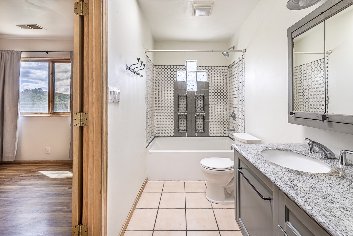 Santa Fe, New Mexico 87508, United States, 3 Bedrooms Bedrooms, ,2 BathroomsBathrooms,Residential,Active,165261