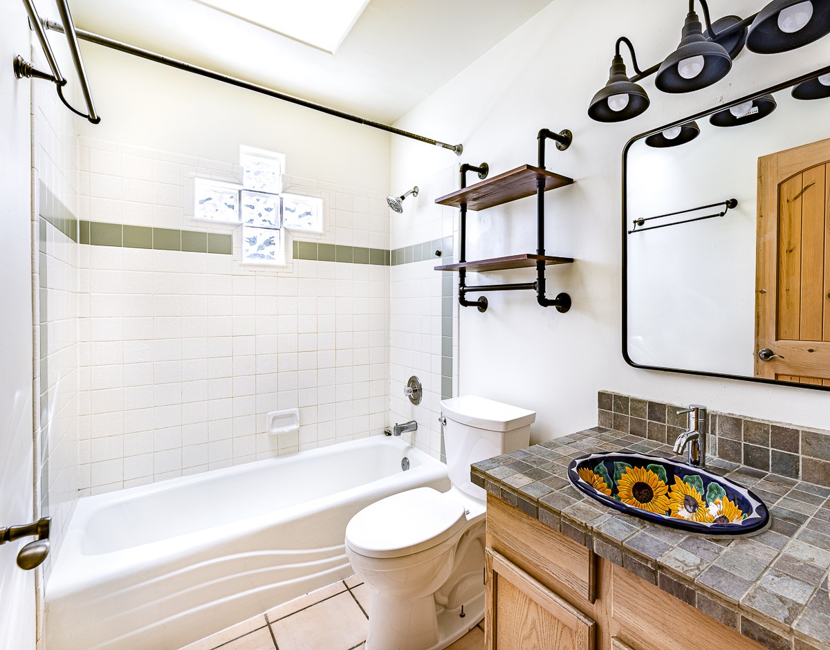 Santa Fe, New Mexico 87508, United States, 3 Bedrooms Bedrooms, ,2 BathroomsBathrooms,Residential,Active,165261