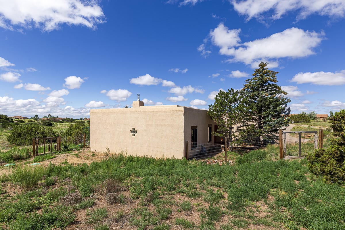 Santa Fe, New Mexico 87508, United States, 3 Bedrooms Bedrooms, ,2 BathroomsBathrooms,Residential,Active,165261