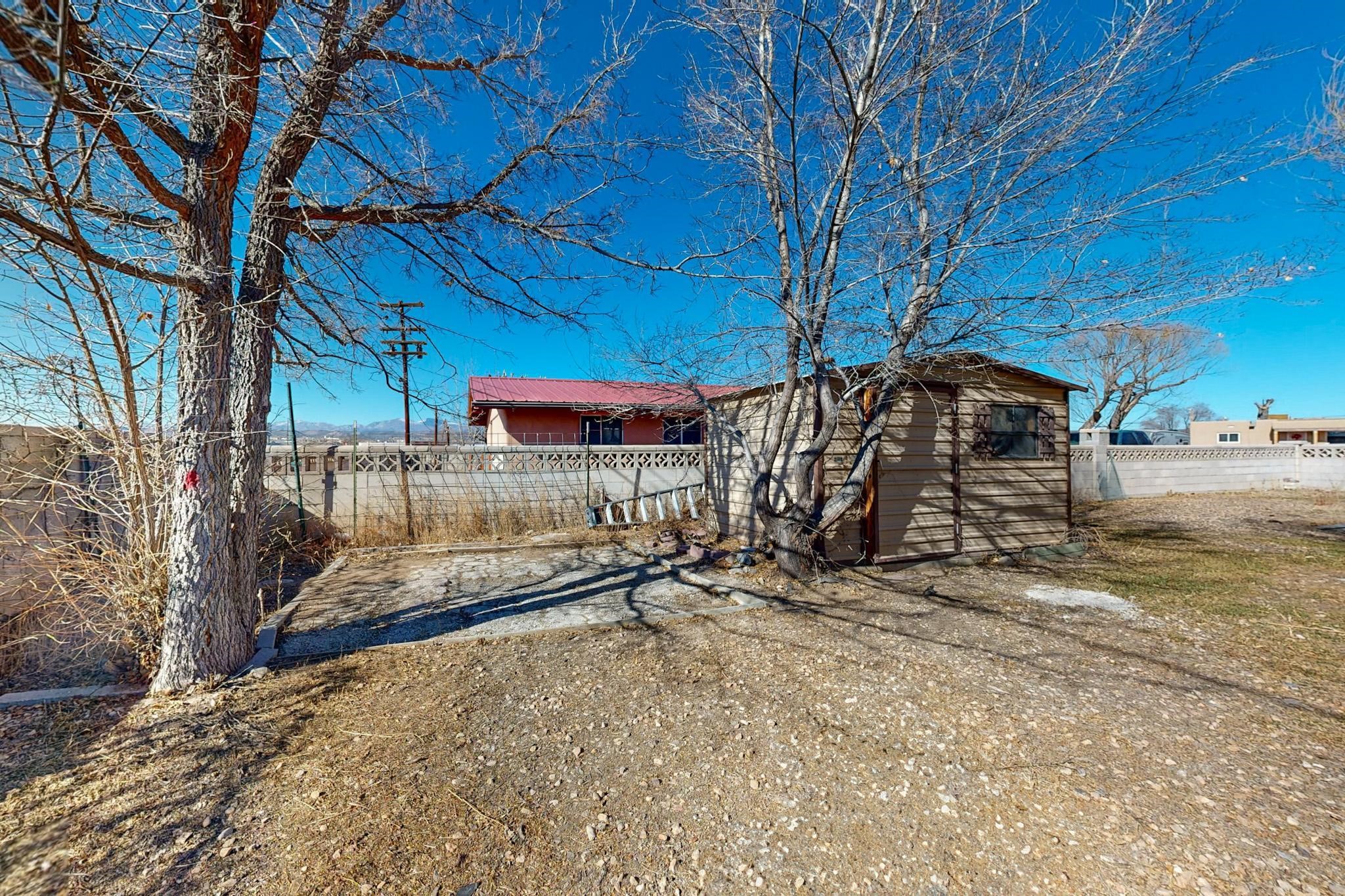 602 Valley Drive, Espanola, New Mexico image 40