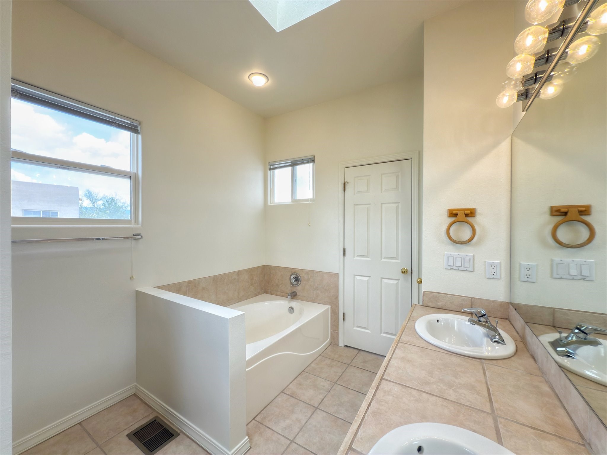4402 Long Shadow Ln, Santa Fe, New Mexico image 20