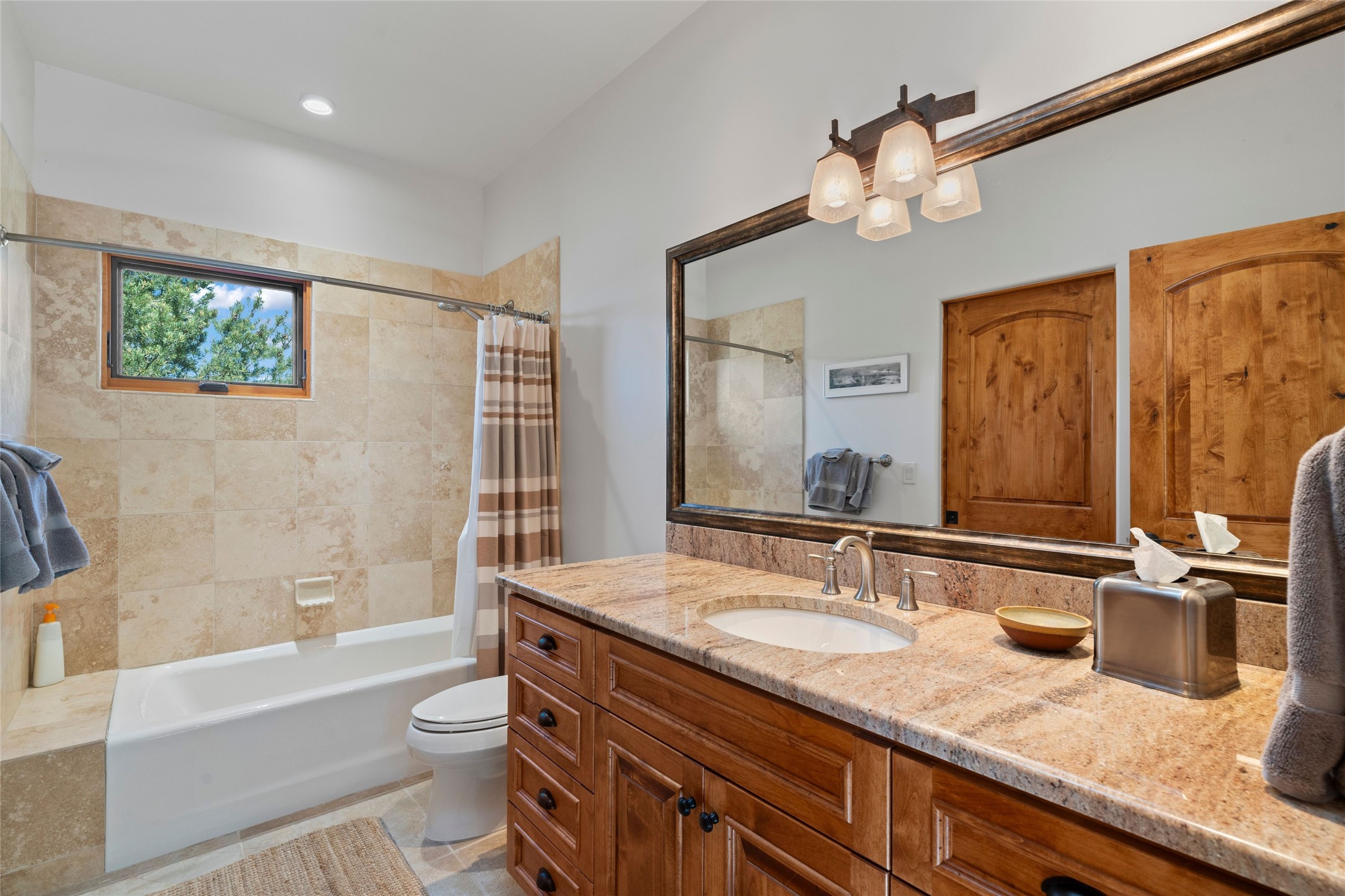 557 Valle Chamiso Lane, Santa Fe, New Mexico image 16